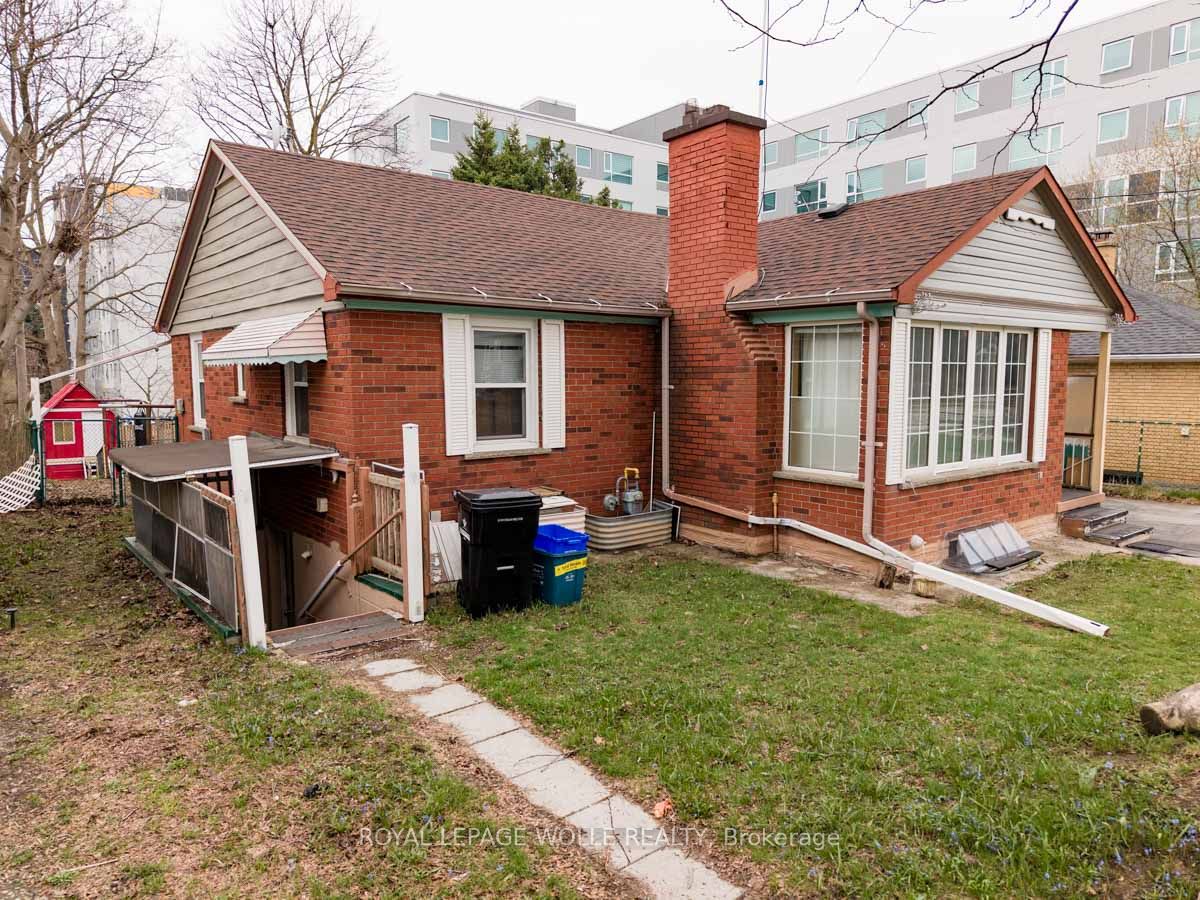 291 Albert Street, Waterloo, ON N2L 3T9 photo 3