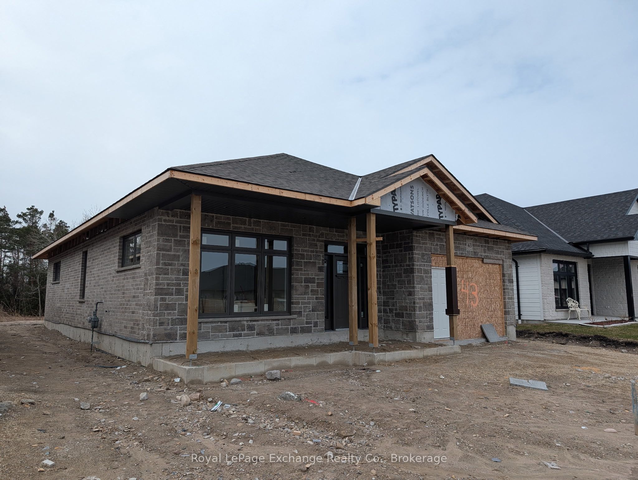 43 Mercedes Crescent, Kincardine, ON N2Z 1G8