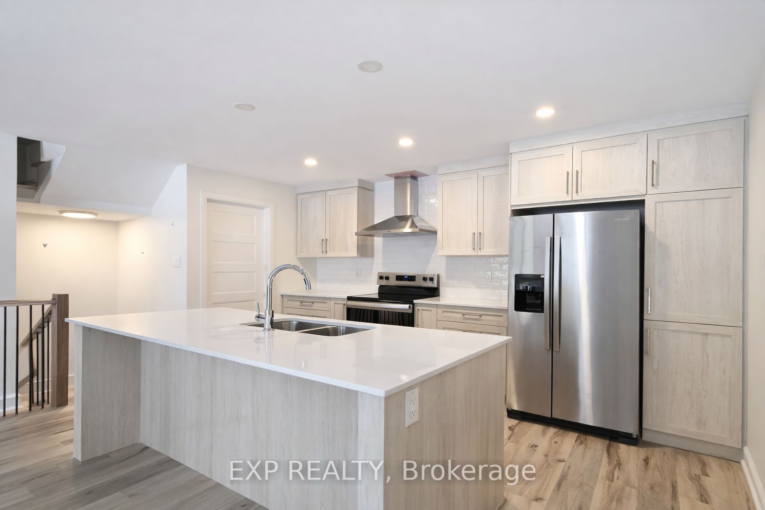 327 Voyageur Place, Russell, ON K0A 1W1 photo 4