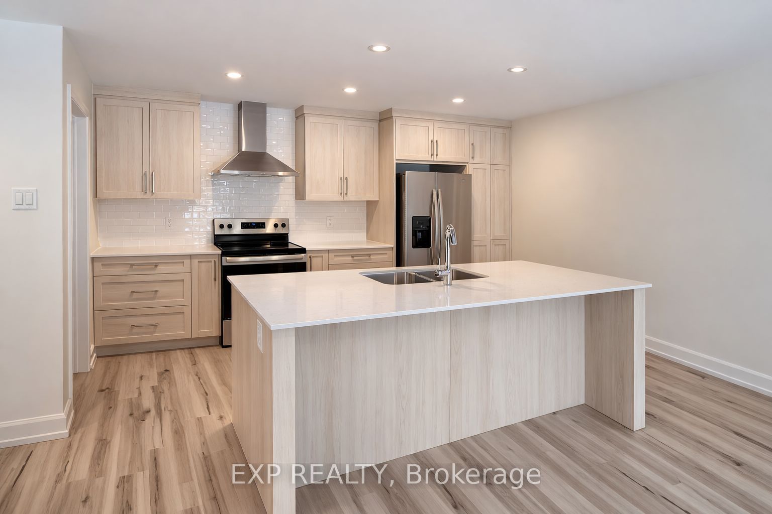 327 Voyageur Place, Russell, ON K0A 1W1 photo 5