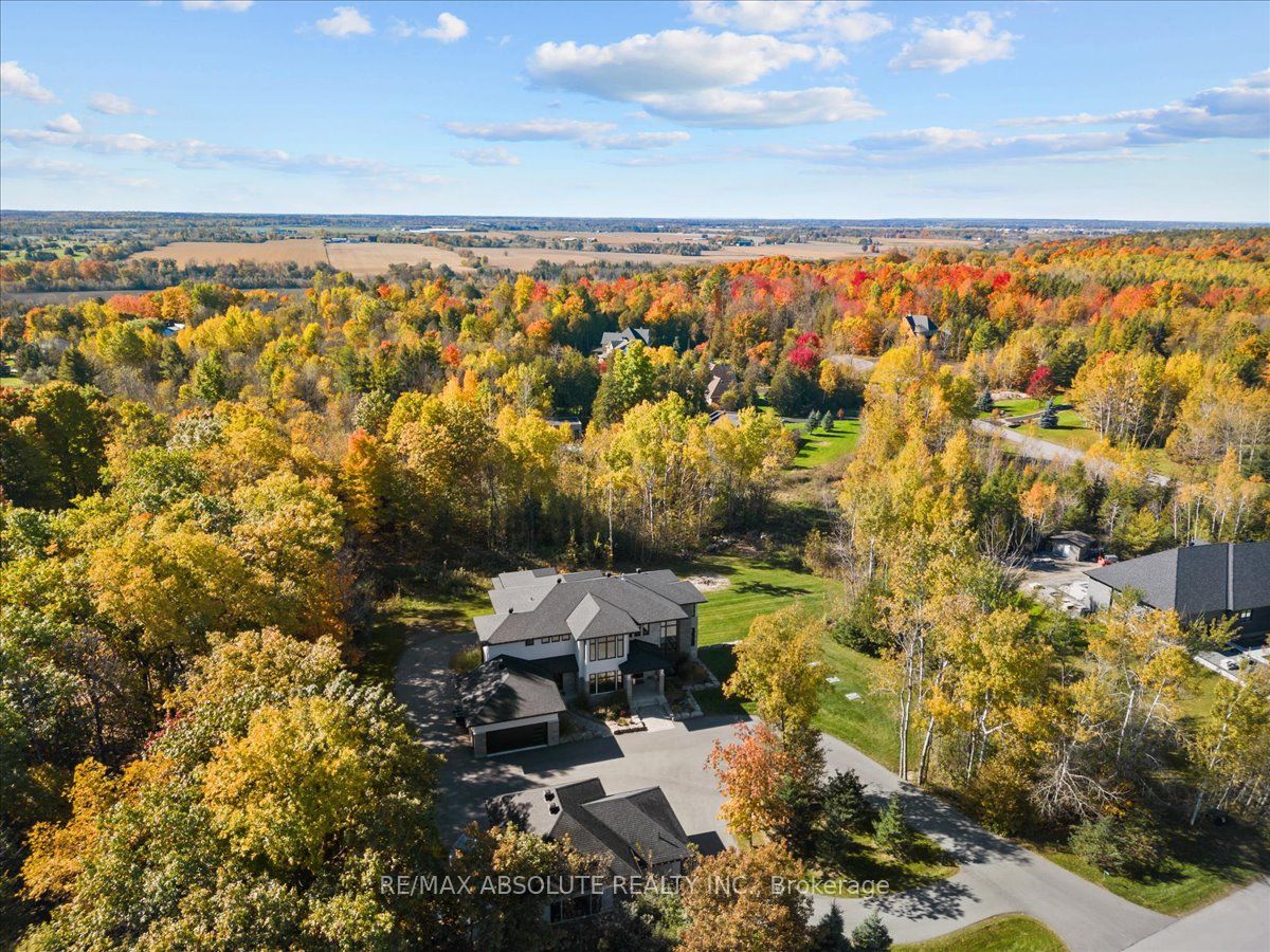 131 Cherryhill Drive, Carp - Huntley Ward, ON K0A 1L0 photo 2