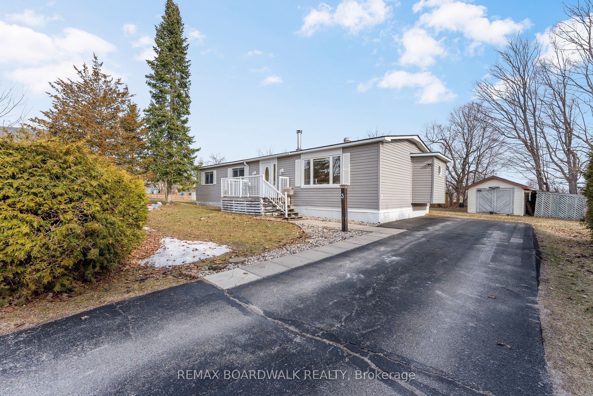 3 Otterdale Crescent, Rideau Lakes, ON K7A 0J4 photo 2