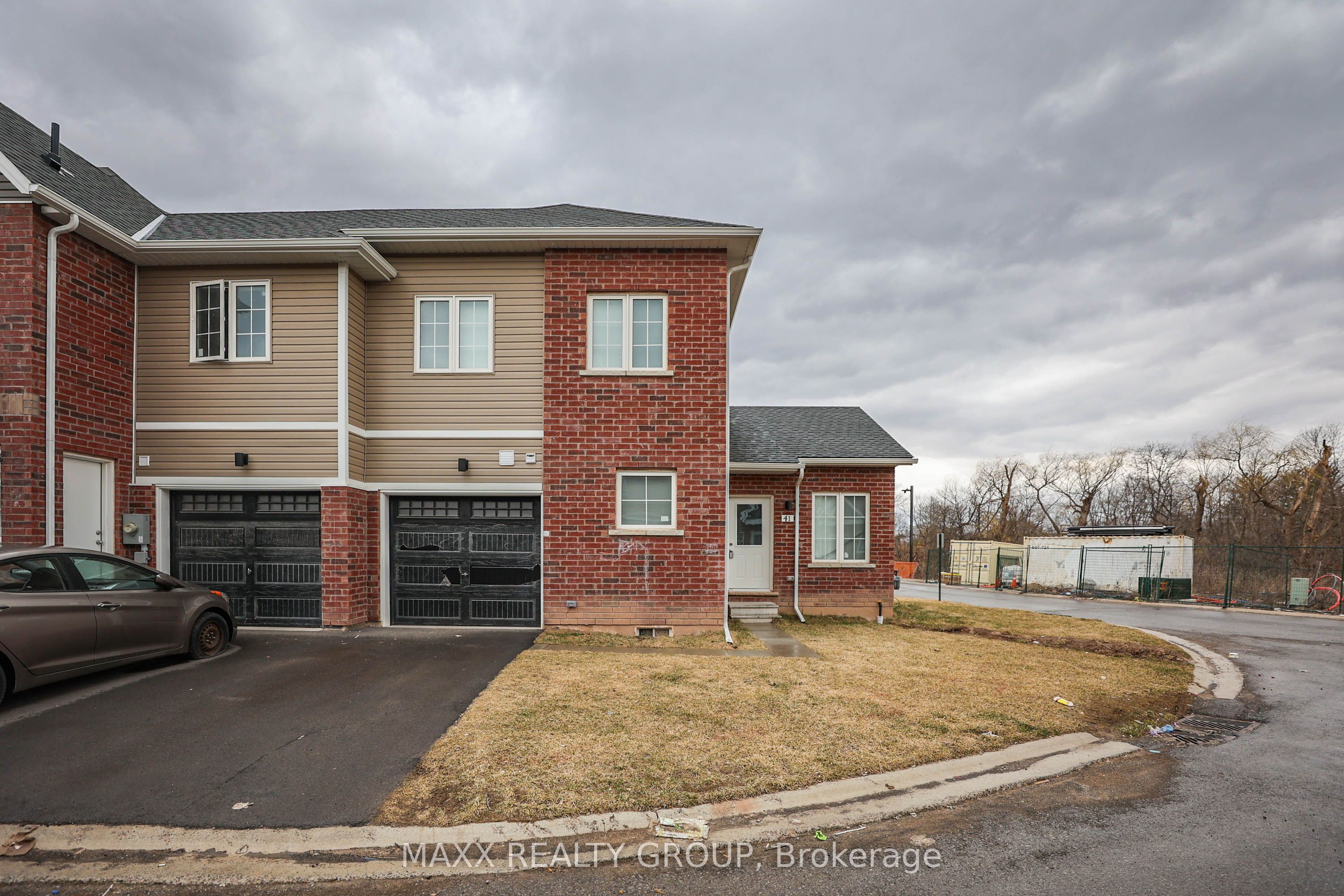 41 Waterleaf Trail 28, Welland, ON L3C 0H6 photo 2