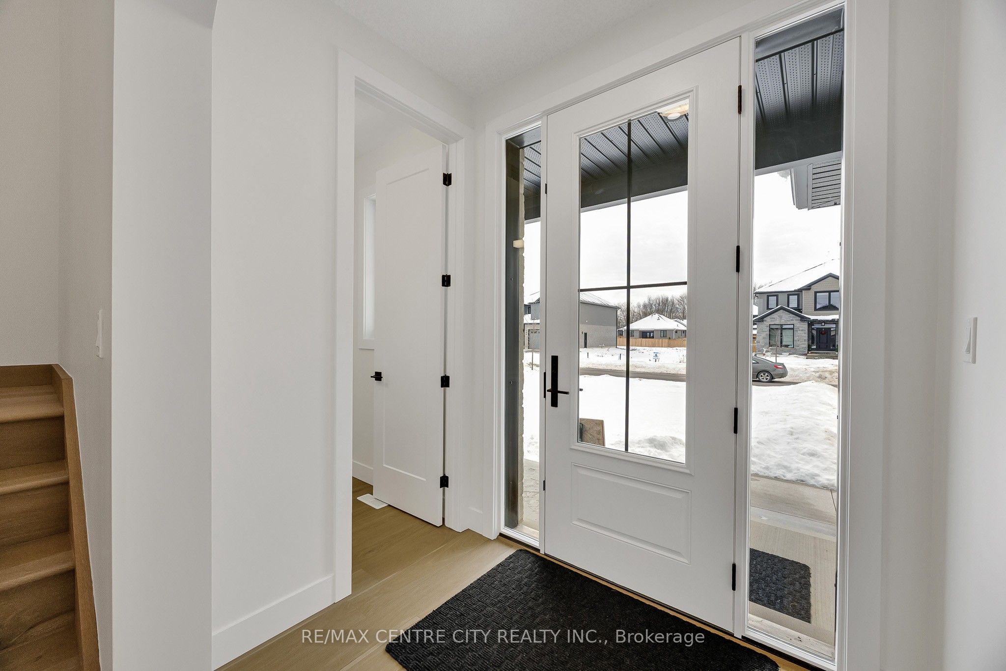 211 Foxborough Place, Thames Centre, ON N0M 2P0 photo 3