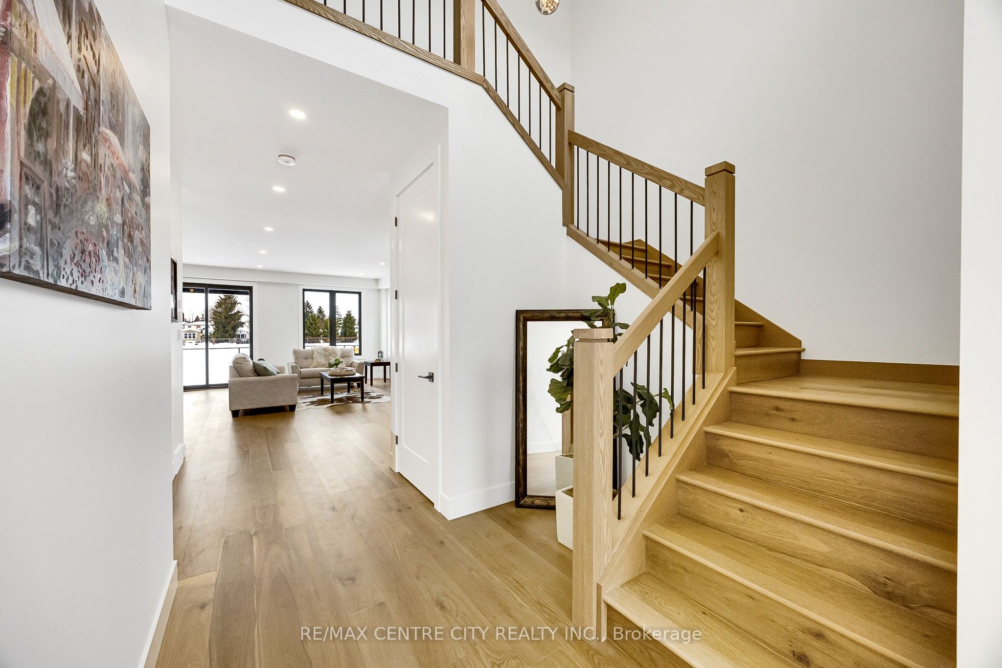 211 Foxborough Place, Thames Centre, ON N0M 2P0 photo 5