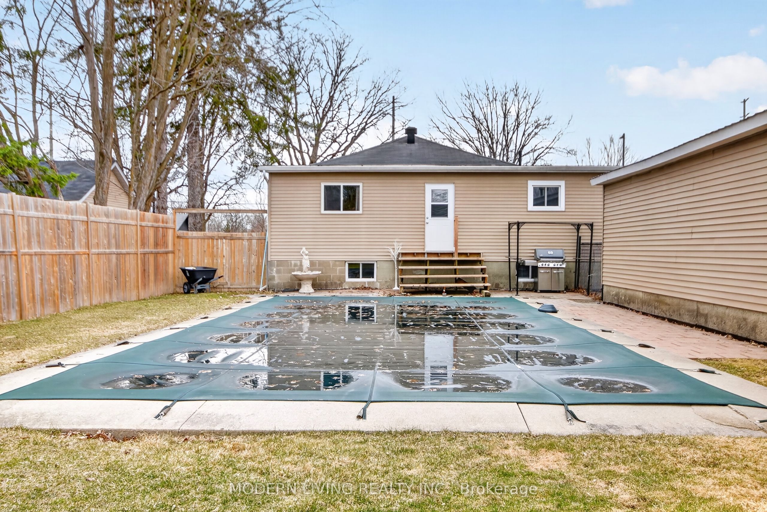 5979 Perth Street SE, Stittsville - Munster - Richmond, ON K0A 2Z0 photo 3