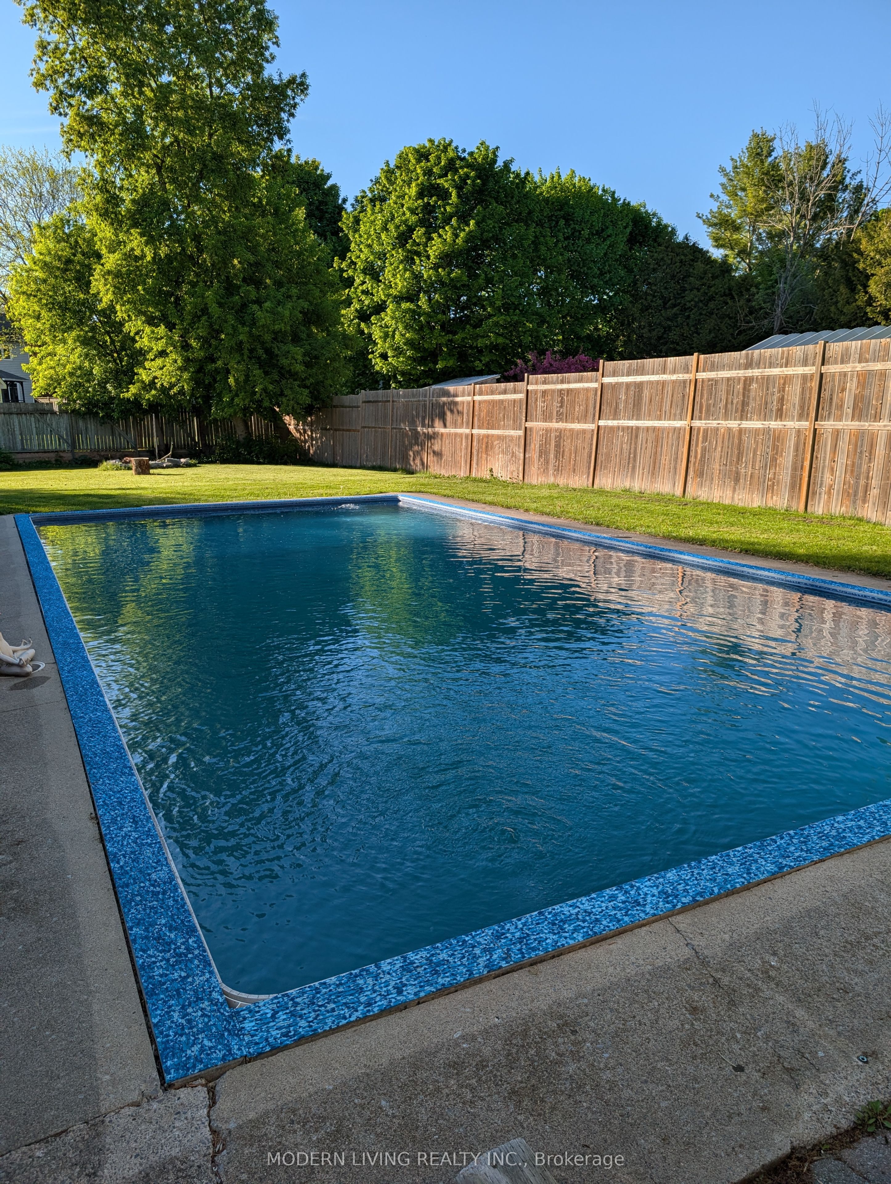 5979 Perth Street SE, Stittsville - Munster - Richmond, ON K0A 2Z0 photo 5