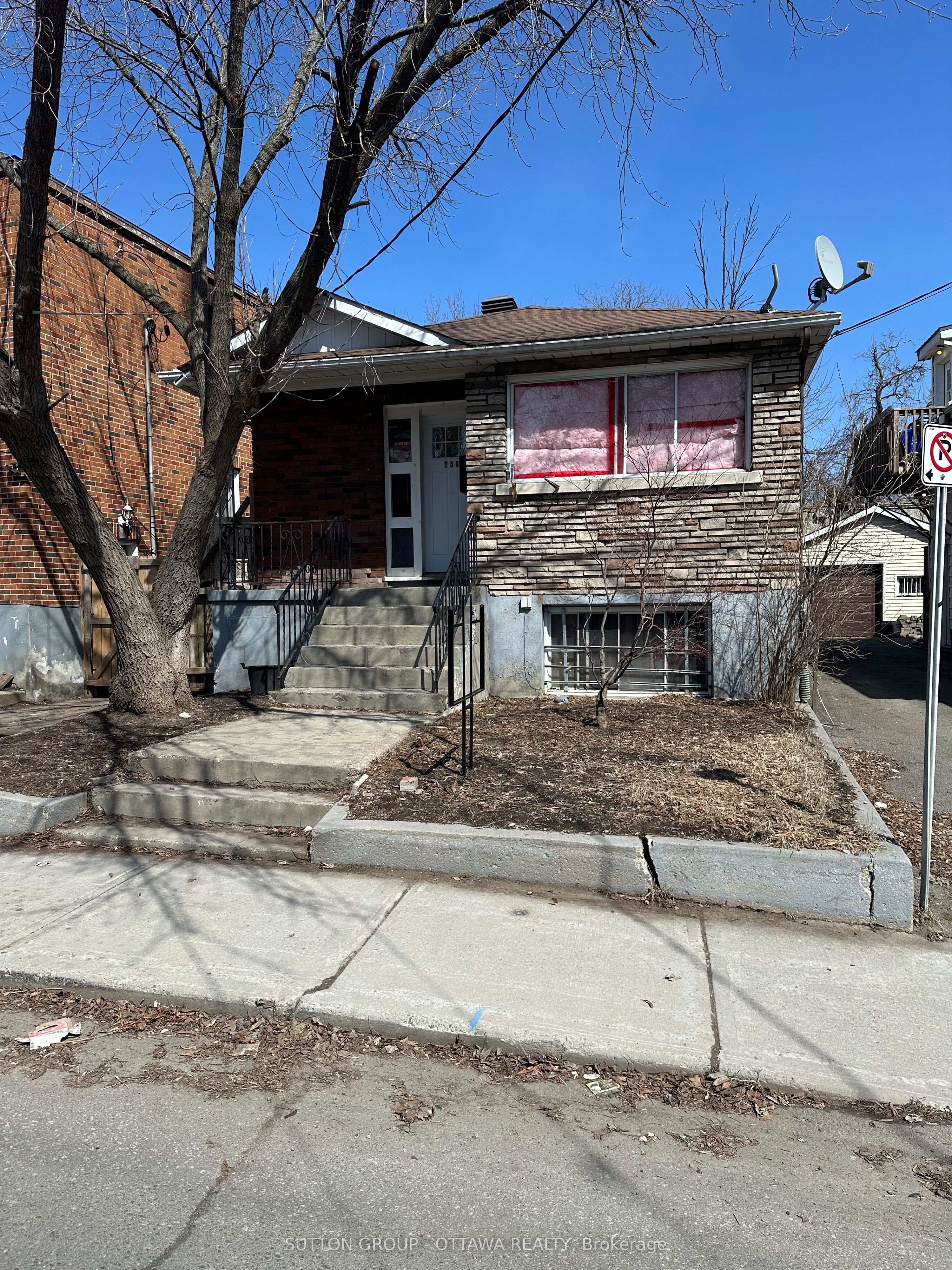 259 Granville Street N, Vanier and Kingsview Park, ON K1L 6Z3