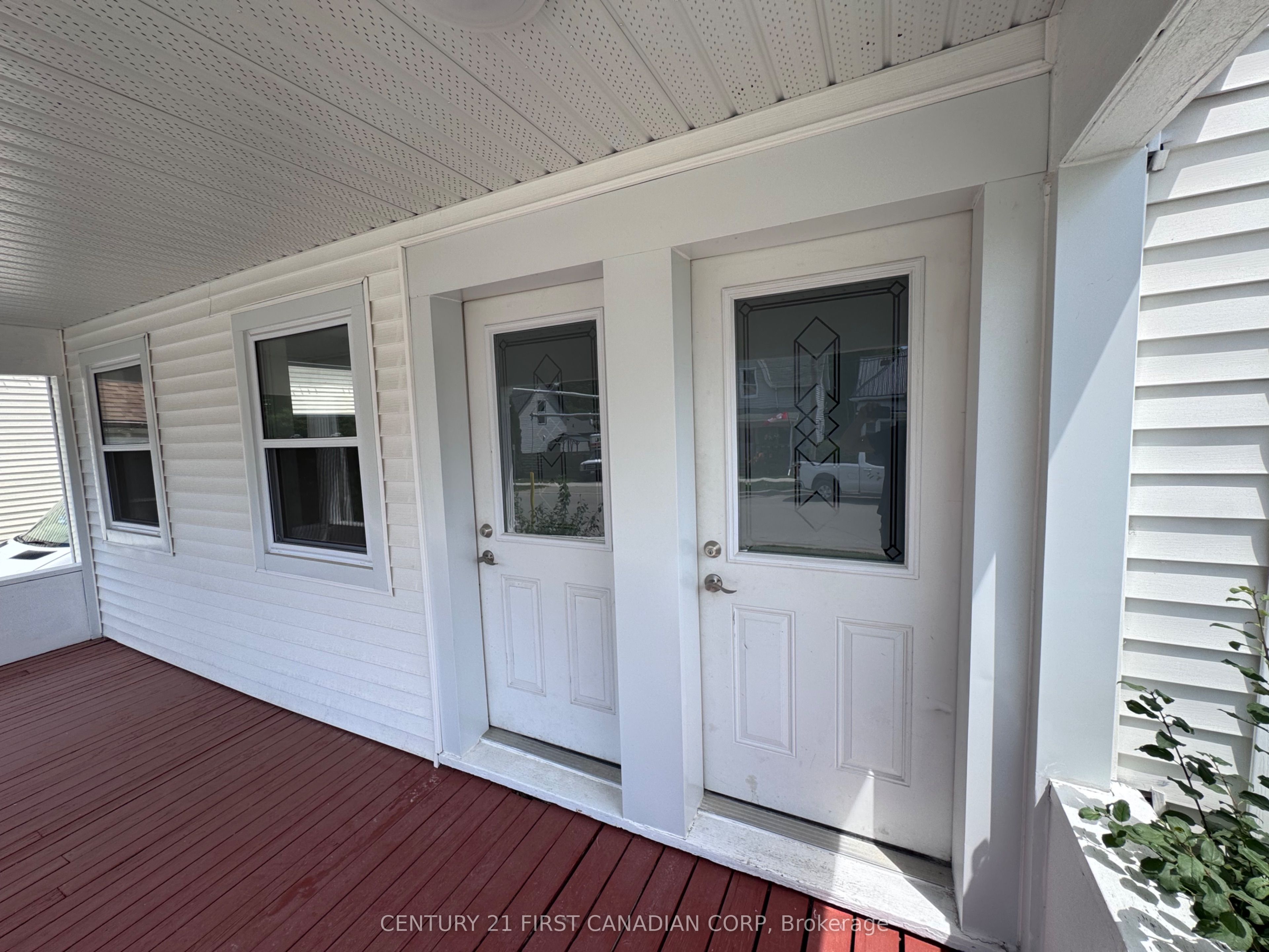 35 Inkerman Street Main, St. Thomas, ON N5P 3E9 photo 2