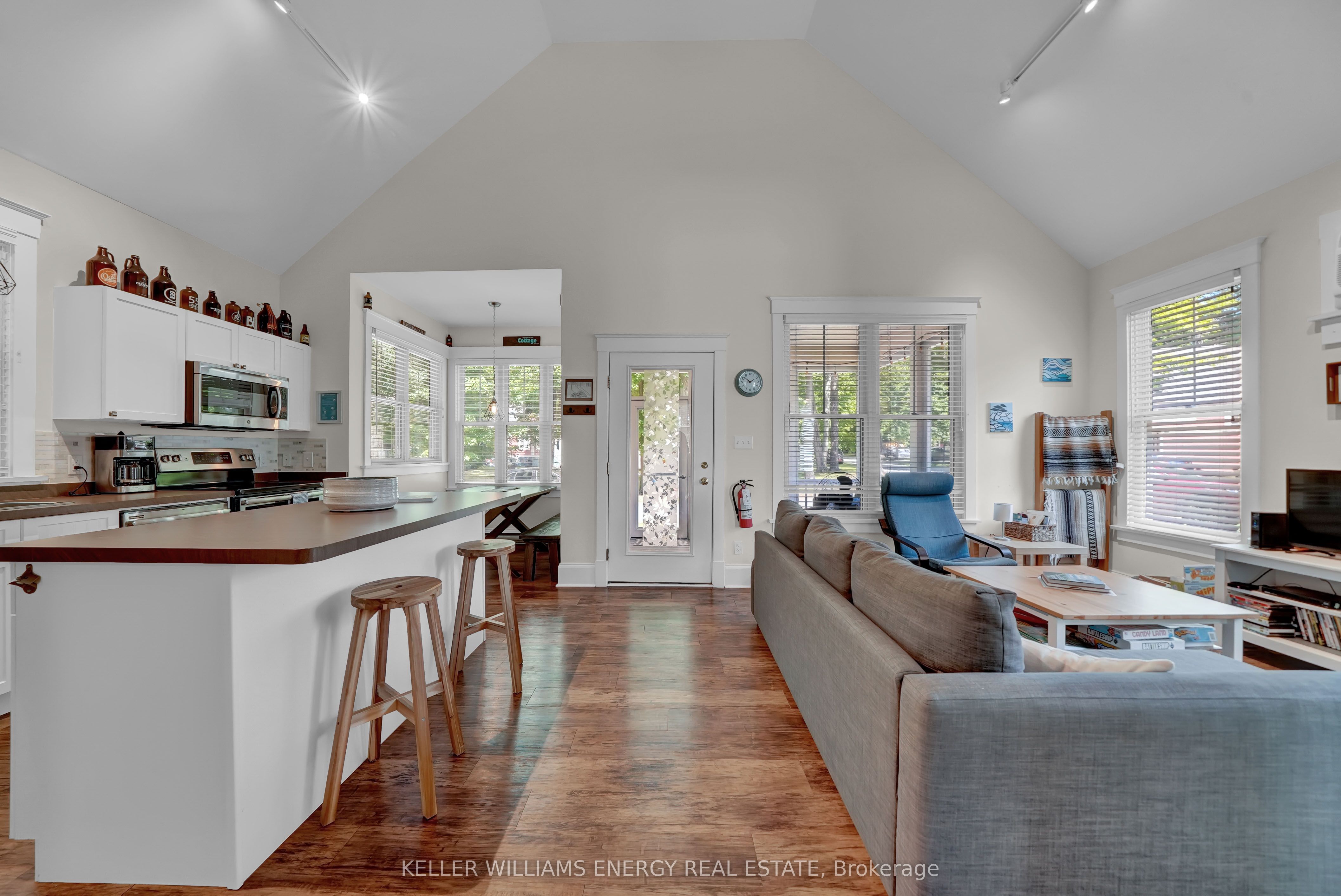 2 Pine Forest Lane, Prince Edward County, ON K0K 1P0 photo 3