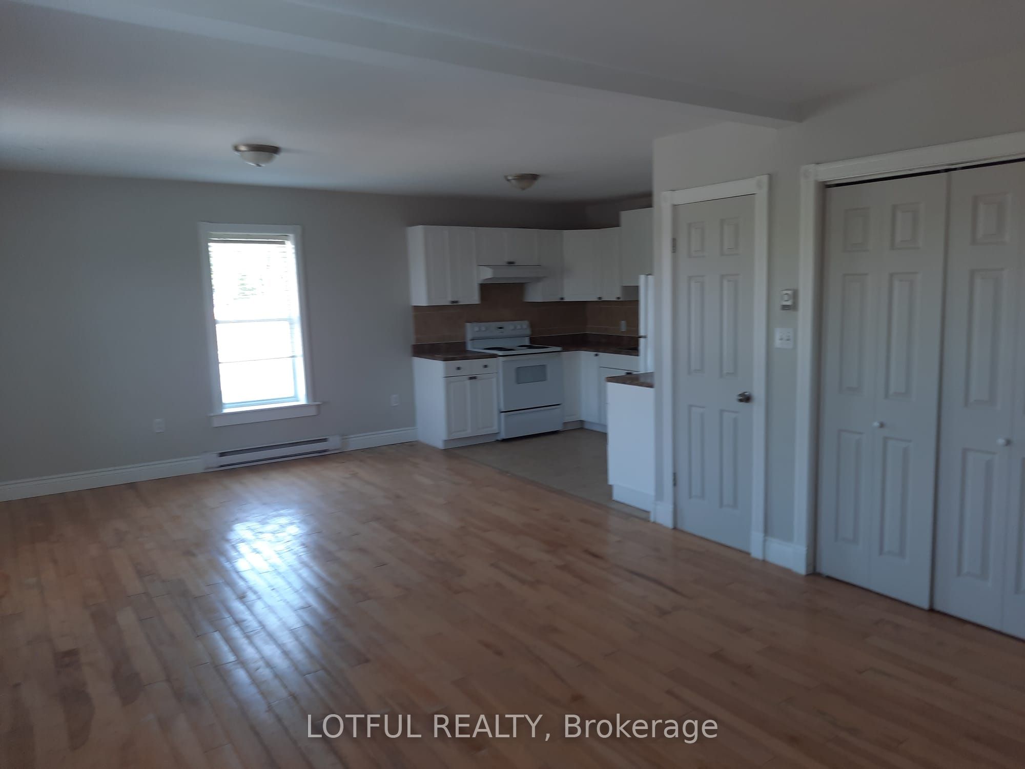 2084 Dundas Street 3, Edwardsburgh/Cardinal, ON K0E 1E0 photo 4