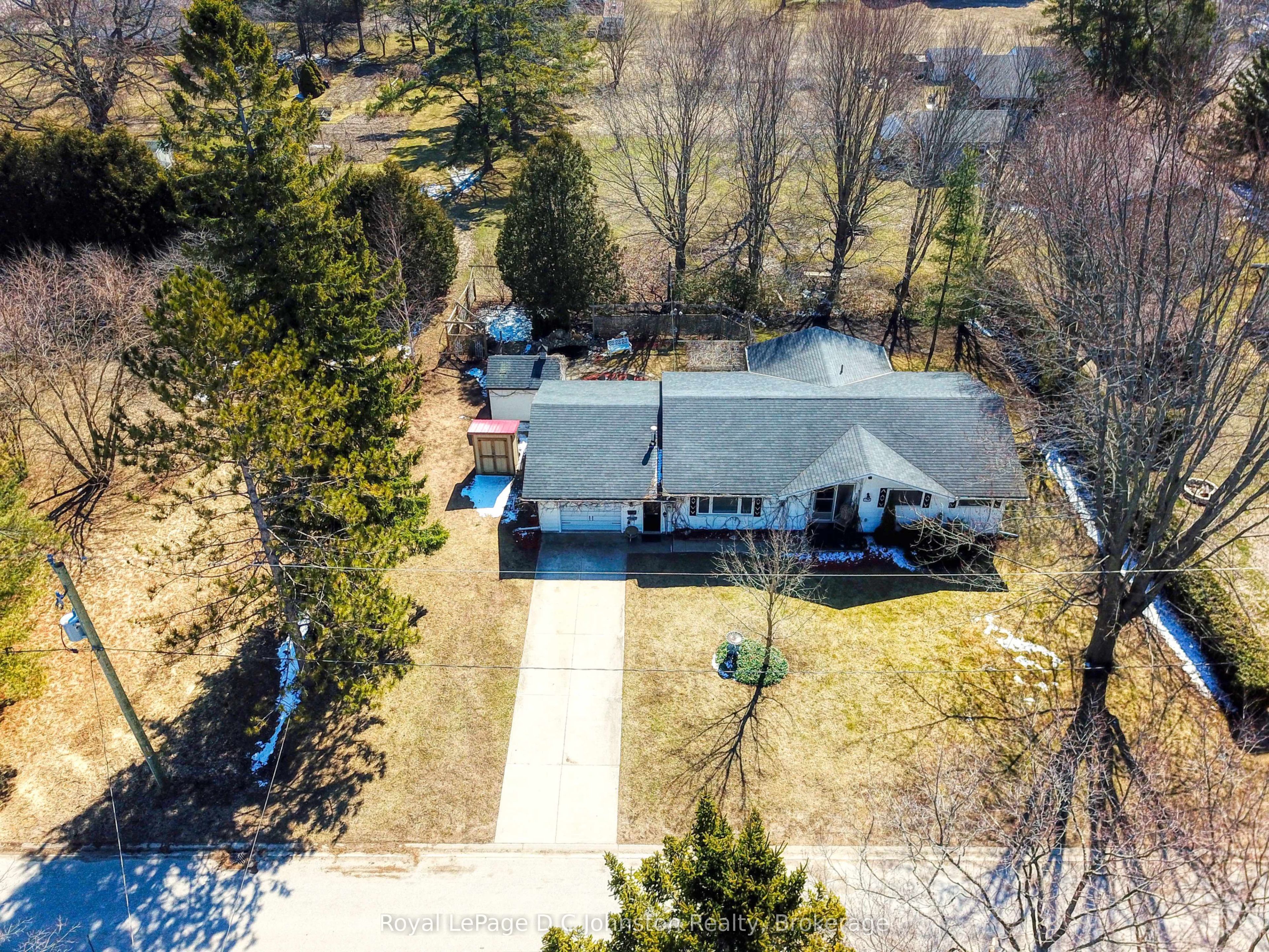 121 Edward Street, Saugeen Shores, ON N0H 2L0 photo 3