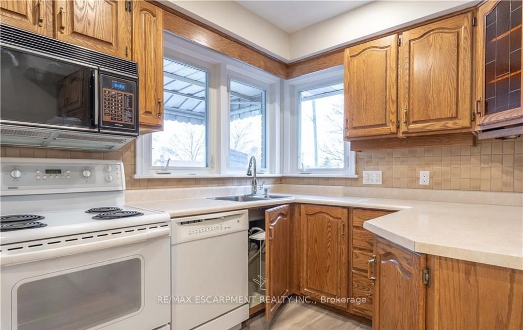 9 West 22nd Street 1, Hamilton, ON L9C 4N4 photo 3