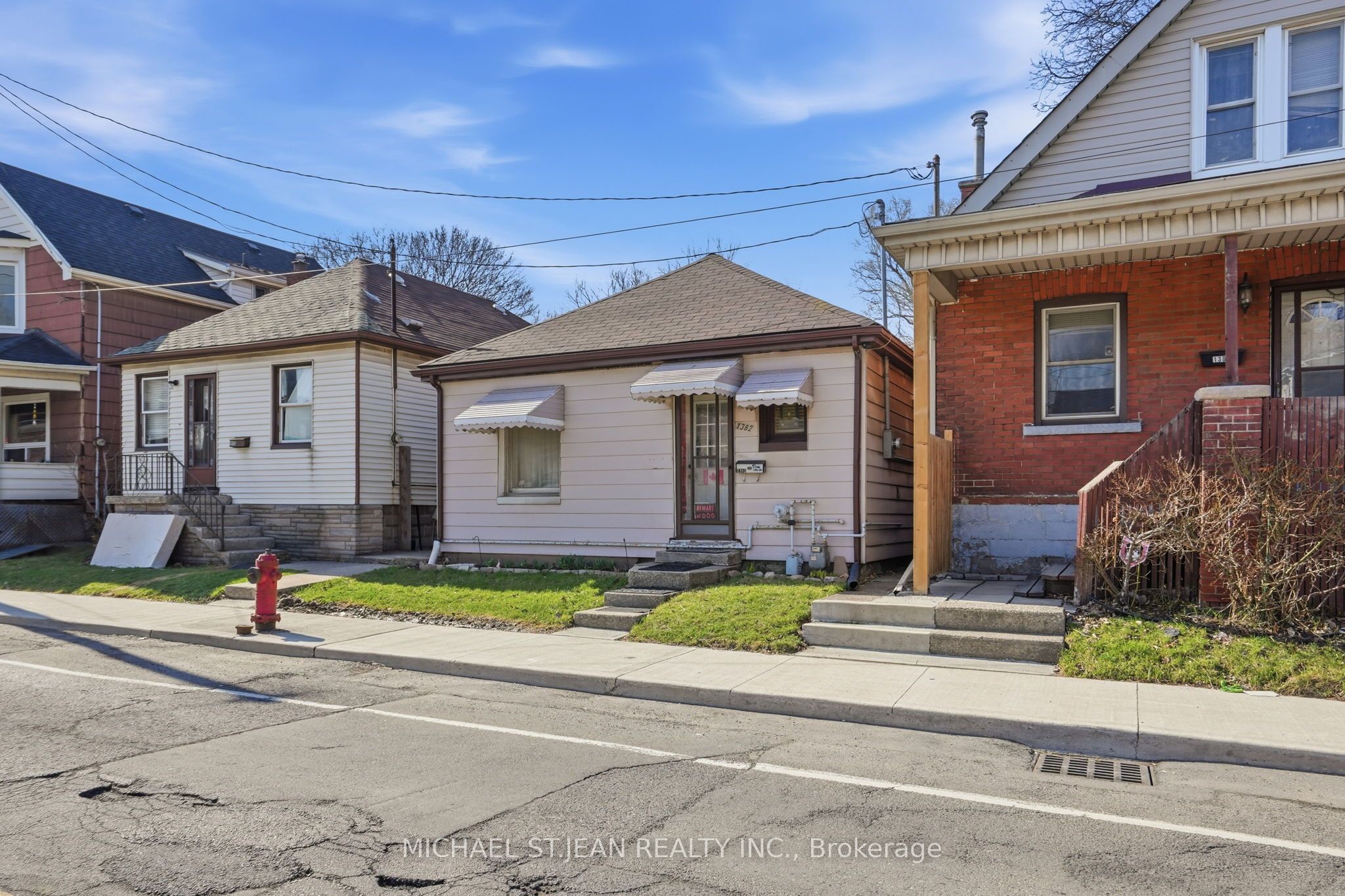 1382 Cannon Street E, Hamilton, ON L8H 1W1 photo 2