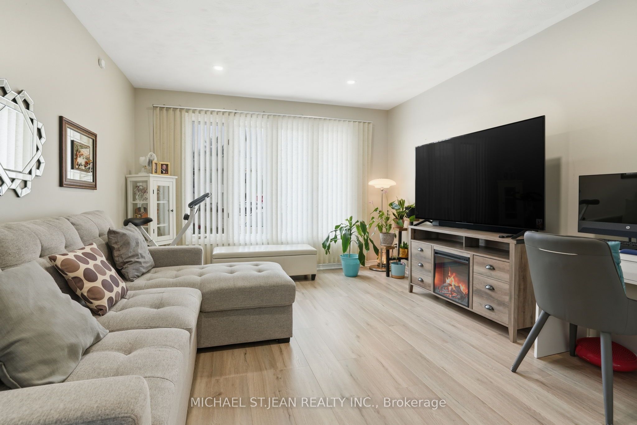 19B Dundas Street W, Brant, ON N3L 1E9 photo 3