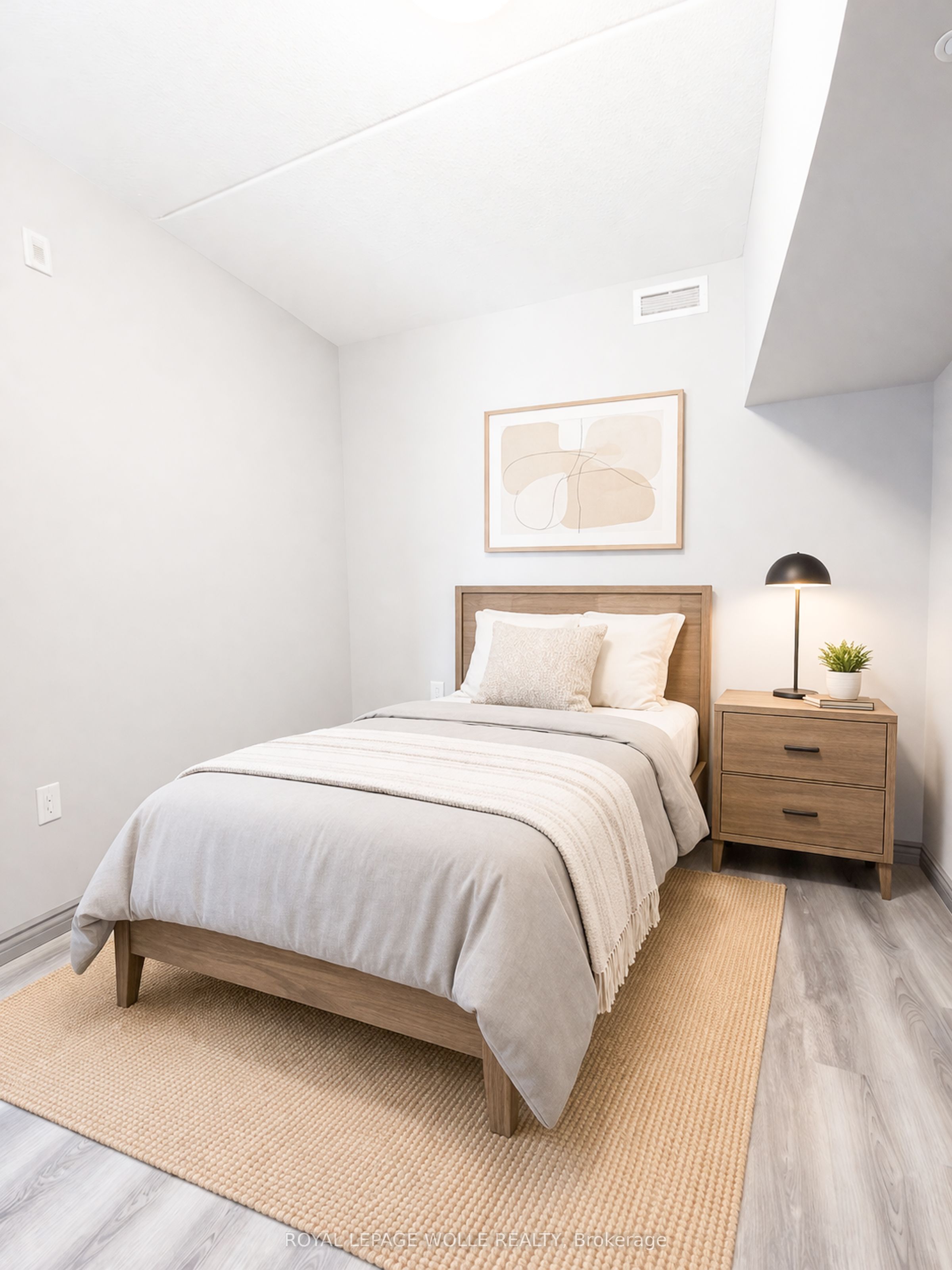 275 Larch Street F212, Waterloo, ON N2L 3R2 photo 4