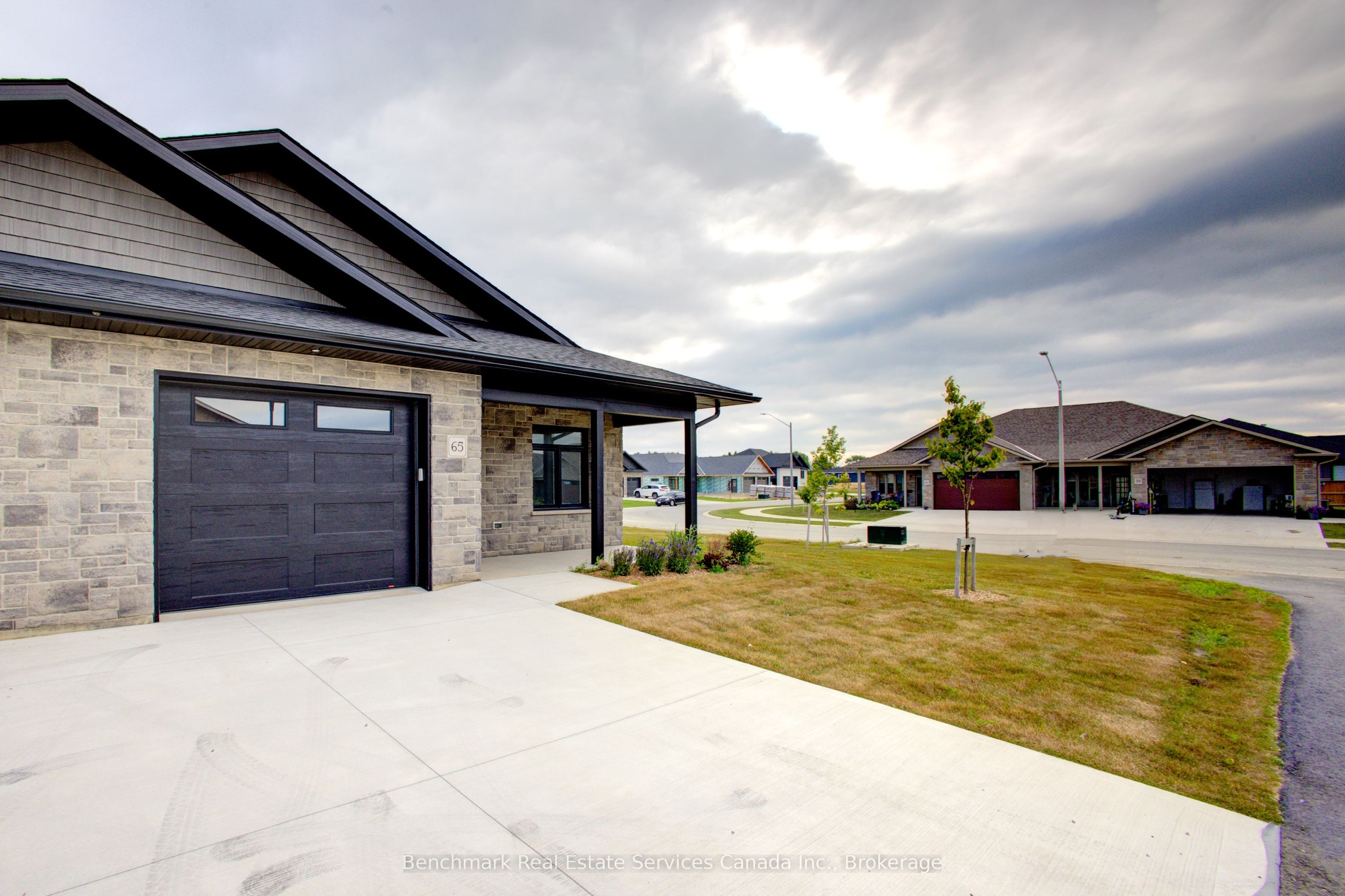 65 Cavalier Crescent, Huron-Kinloss, ON N0G 2R0 photo 2