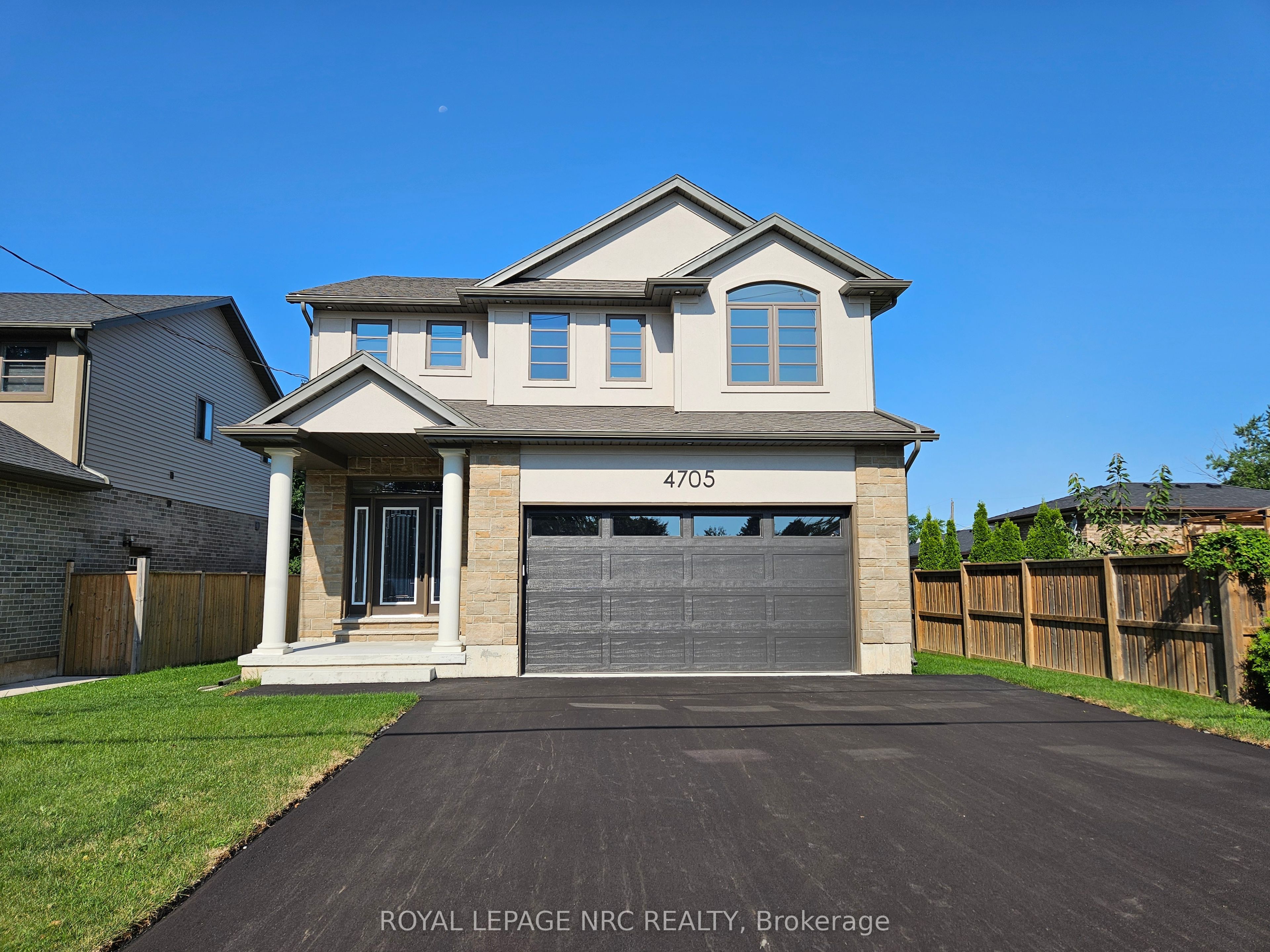 4705 Lee Avenue, Niagara Falls, ON L2H 1M7