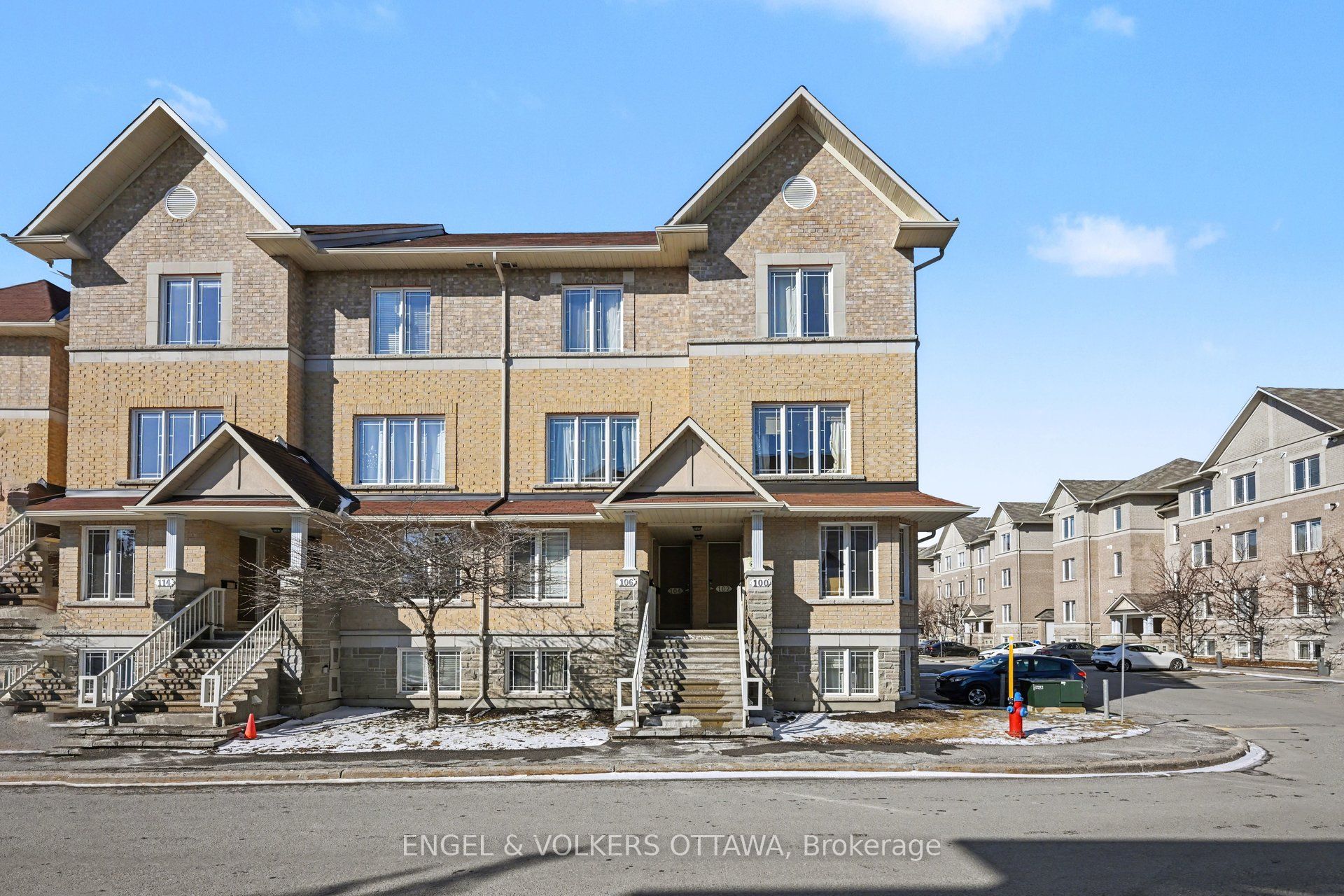 102 Paseo Private, South of Baseline to Knoxdale, ON K2G 4N7