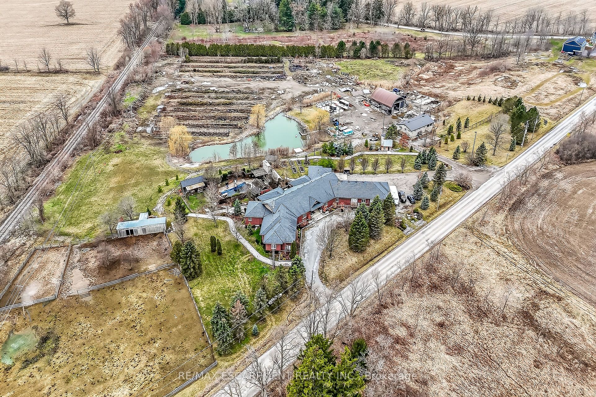 393 Old Onondaga Road E, Brant, ON N3T 5L4