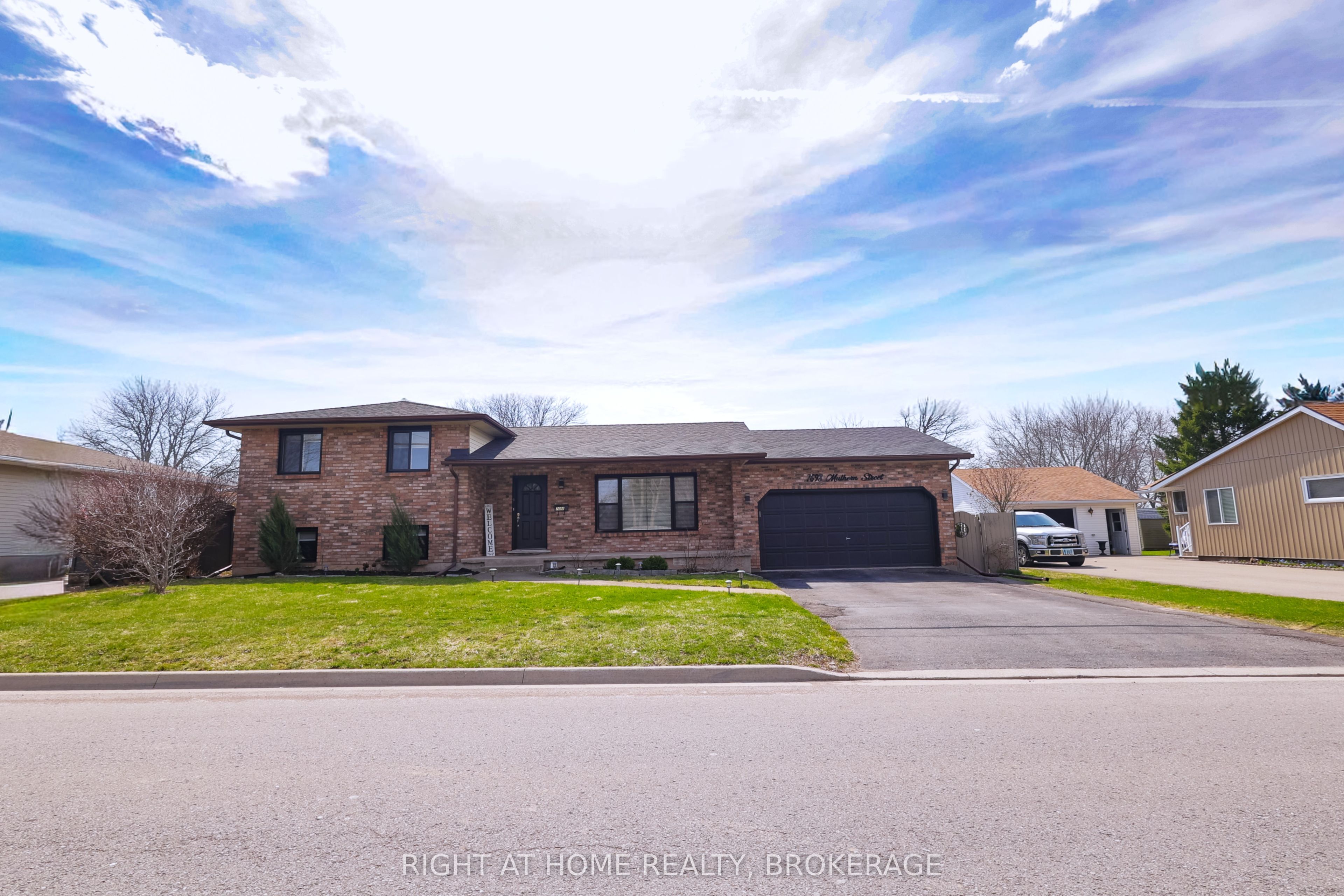 7698 Mulhern Street, Niagara Falls, ON L2H 1B5 photo 3