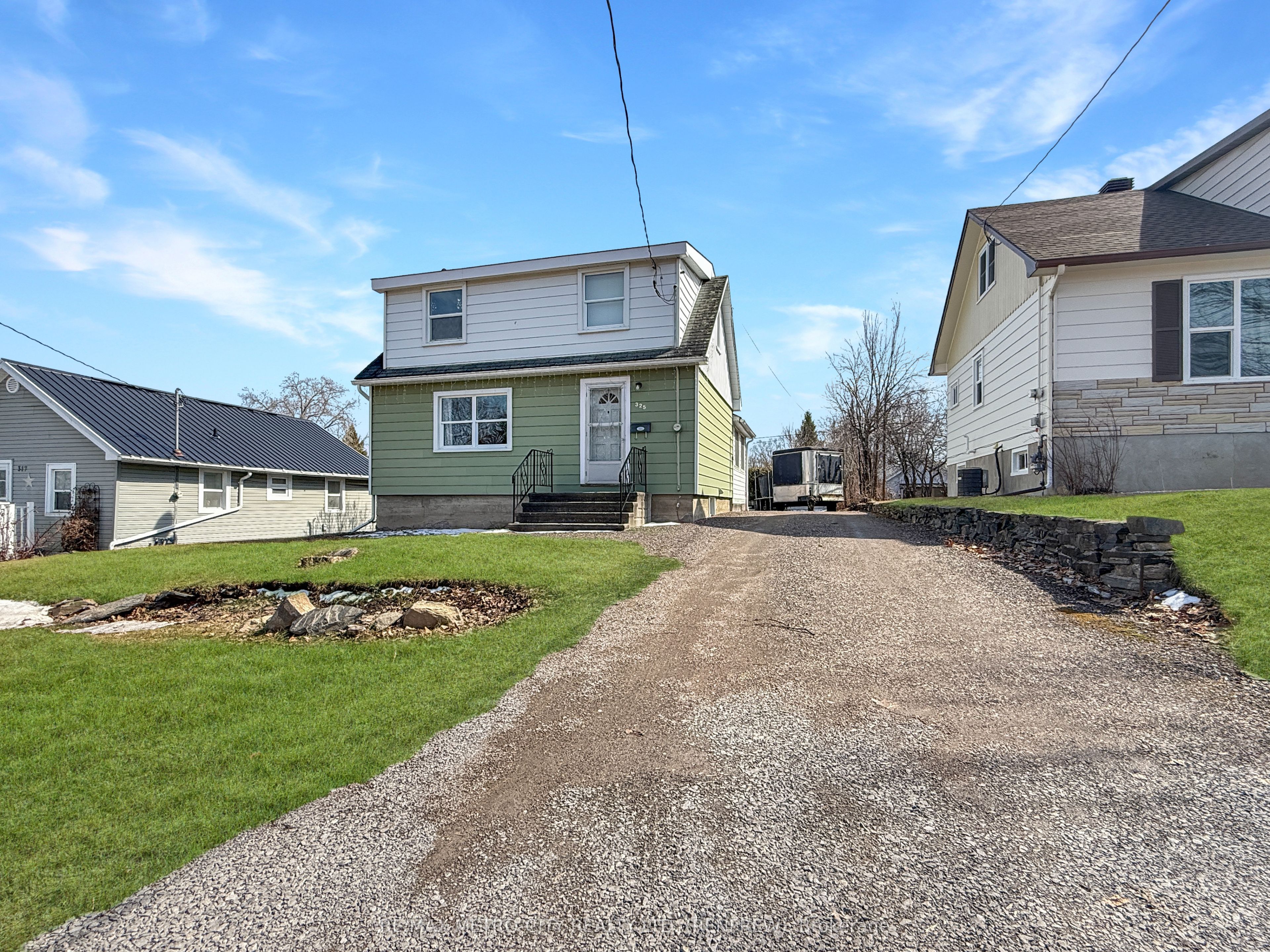 325 JOFFRE Avenue, Renfrew, ON K7V 3L6 photo 2