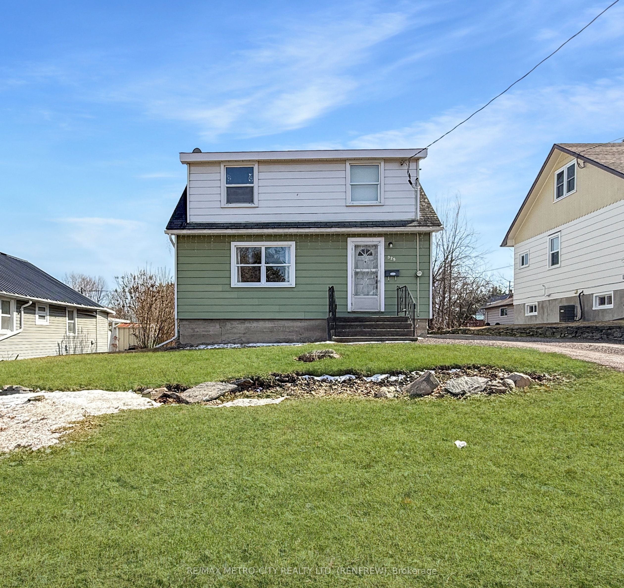325 JOFFRE Avenue, Renfrew, ON K7V 3L6 photo 4