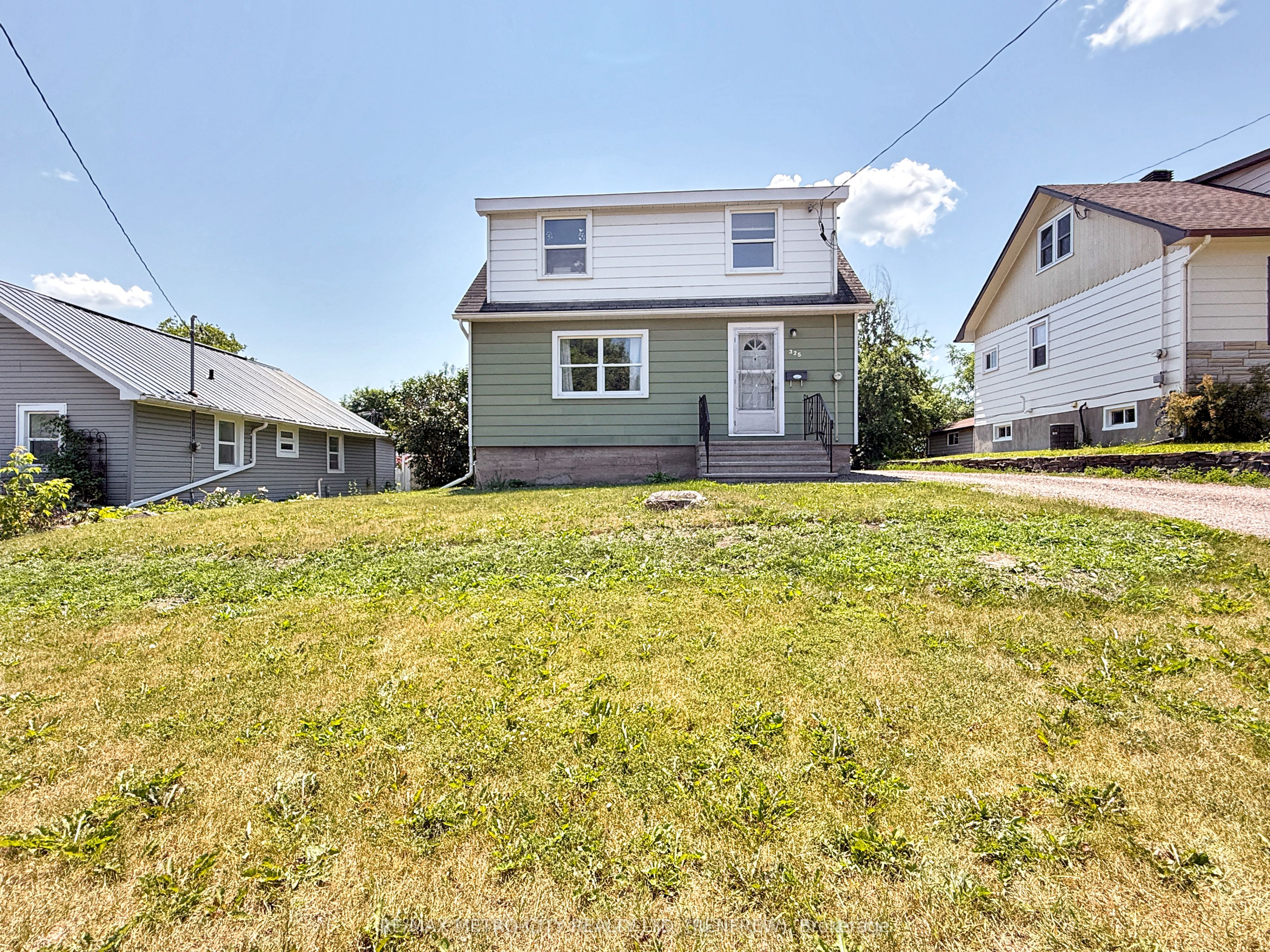 325 JOFFRE Avenue, Renfrew, ON K7V 3L6 photo 5