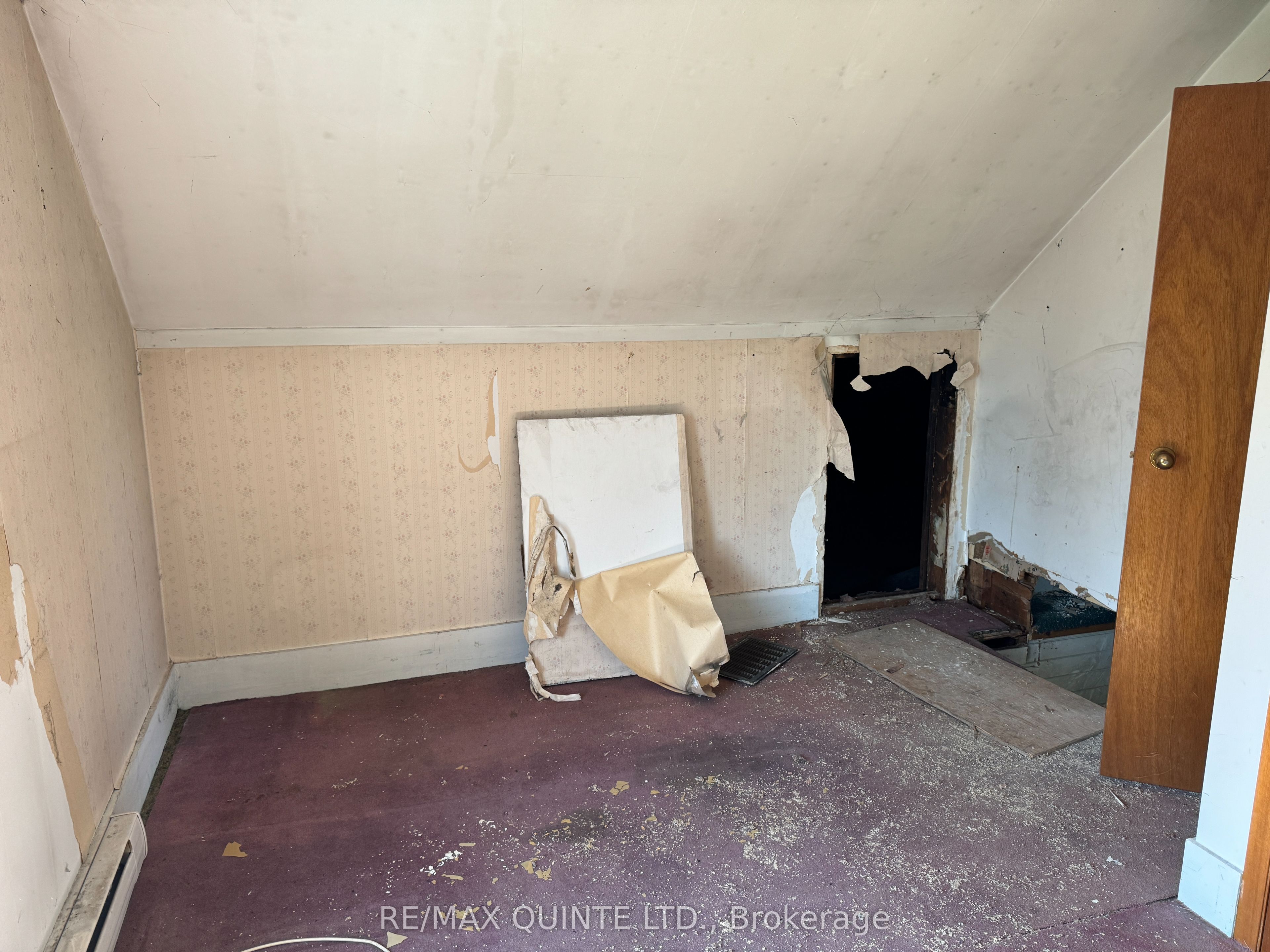 801 Old Highway 2, Quinte West, ON K8V 5P5 photo 5
