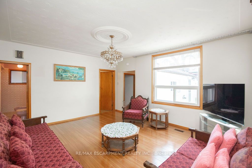 91 Pearl Street N, Hamilton, ON L8R 2Z2 photo 5