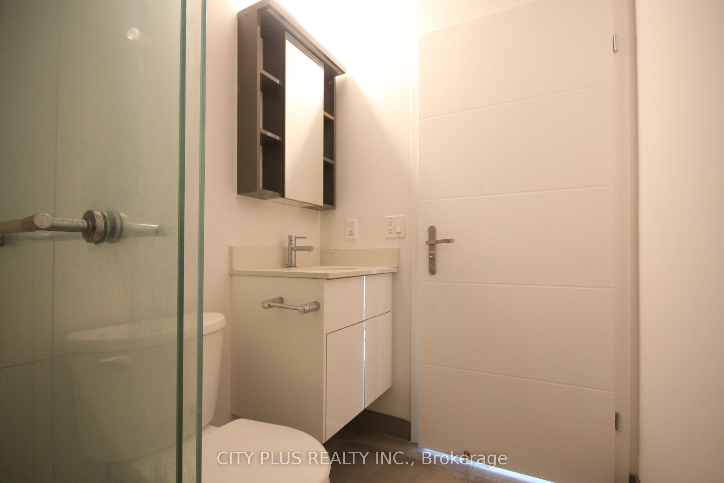 60 Frederick Street 1009, Kitchener, ON N2H 0C7 photo 3