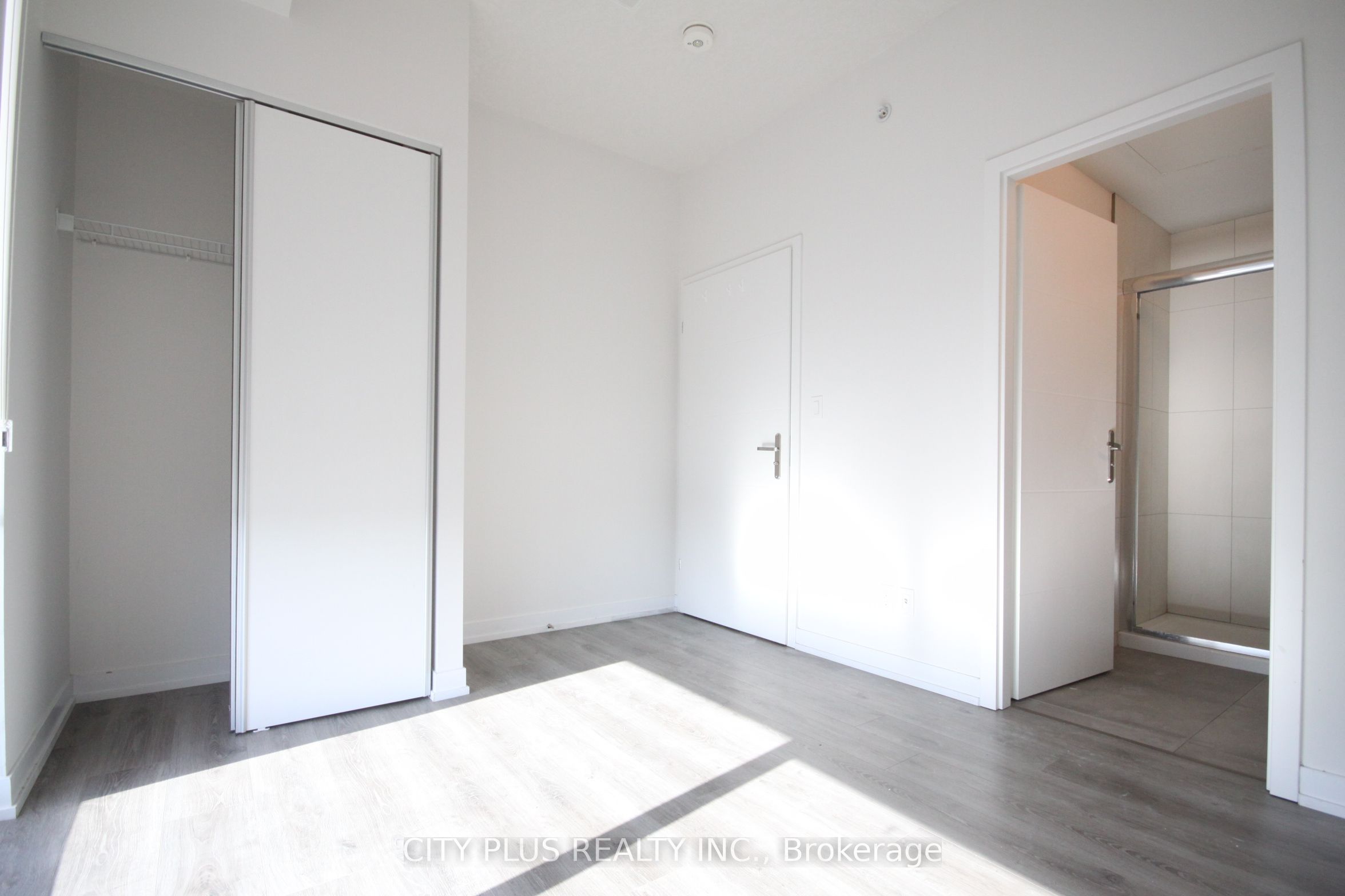 60 Frederick Street 1009, Kitchener, ON N2H 0C7 photo 4