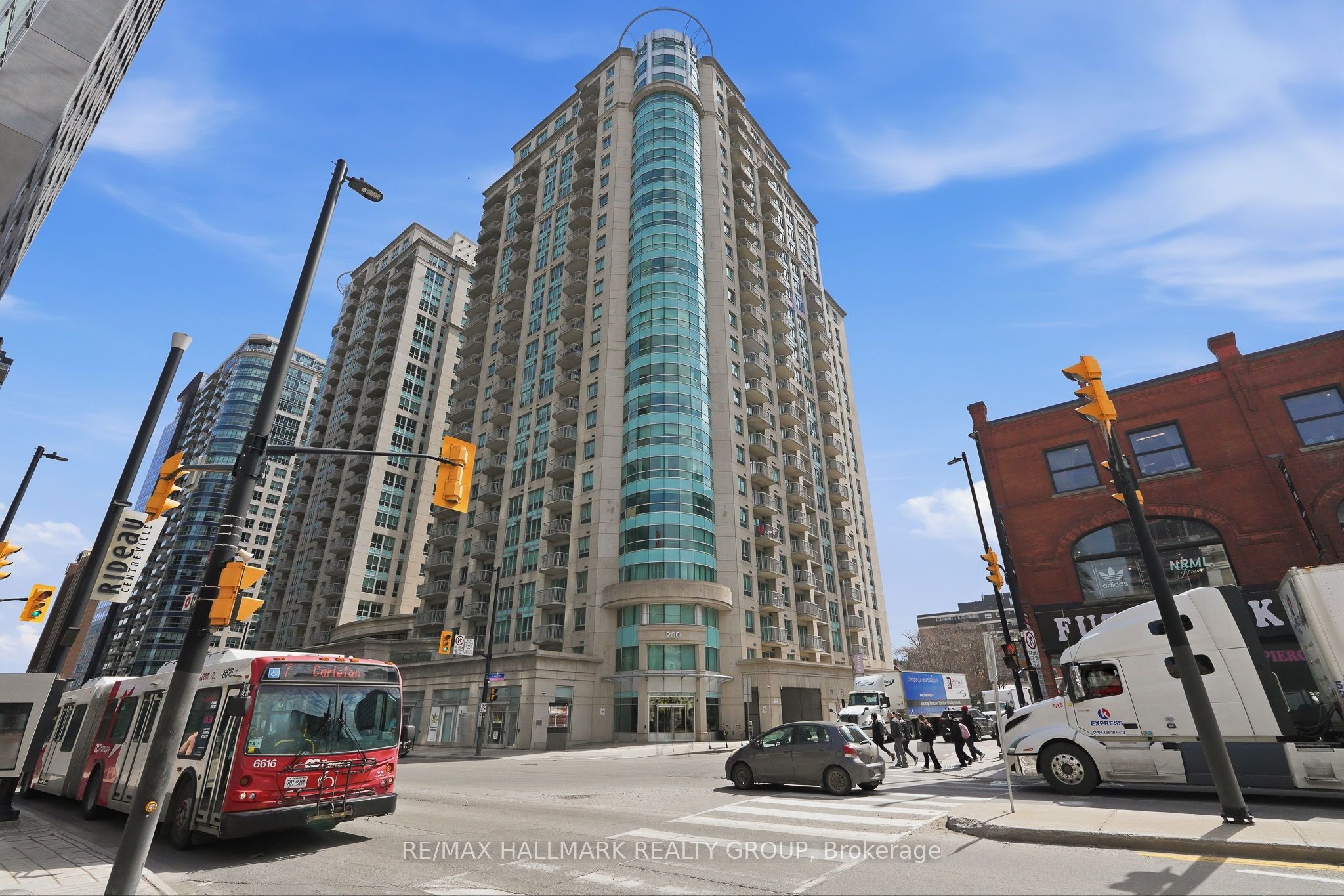 200 RIDEAU Street 809, Lower Town - Sandy Hill, ON K1N 5Y1