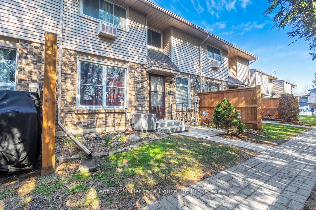 1 Lamers Court 18, Tillsonburg, ON N4G 4T6 photo 2
