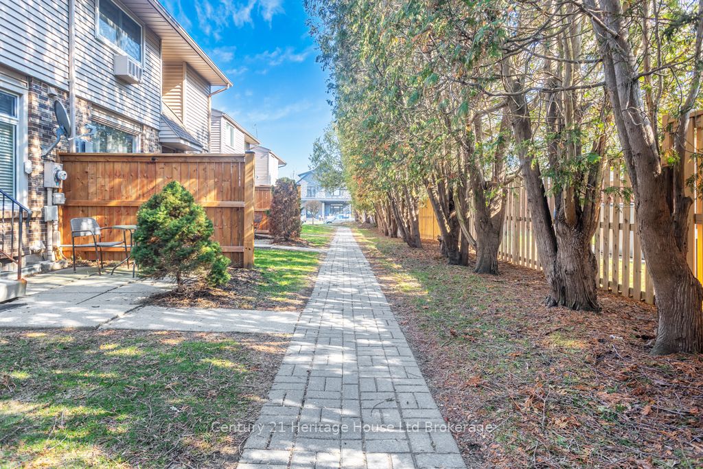 1 Lamers Court 18, Tillsonburg, ON N4G 4T6 photo 4
