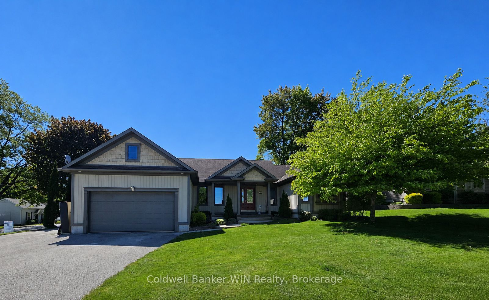 300 Durham Street W, Wellington North, ON N0G 2L1 photo 4