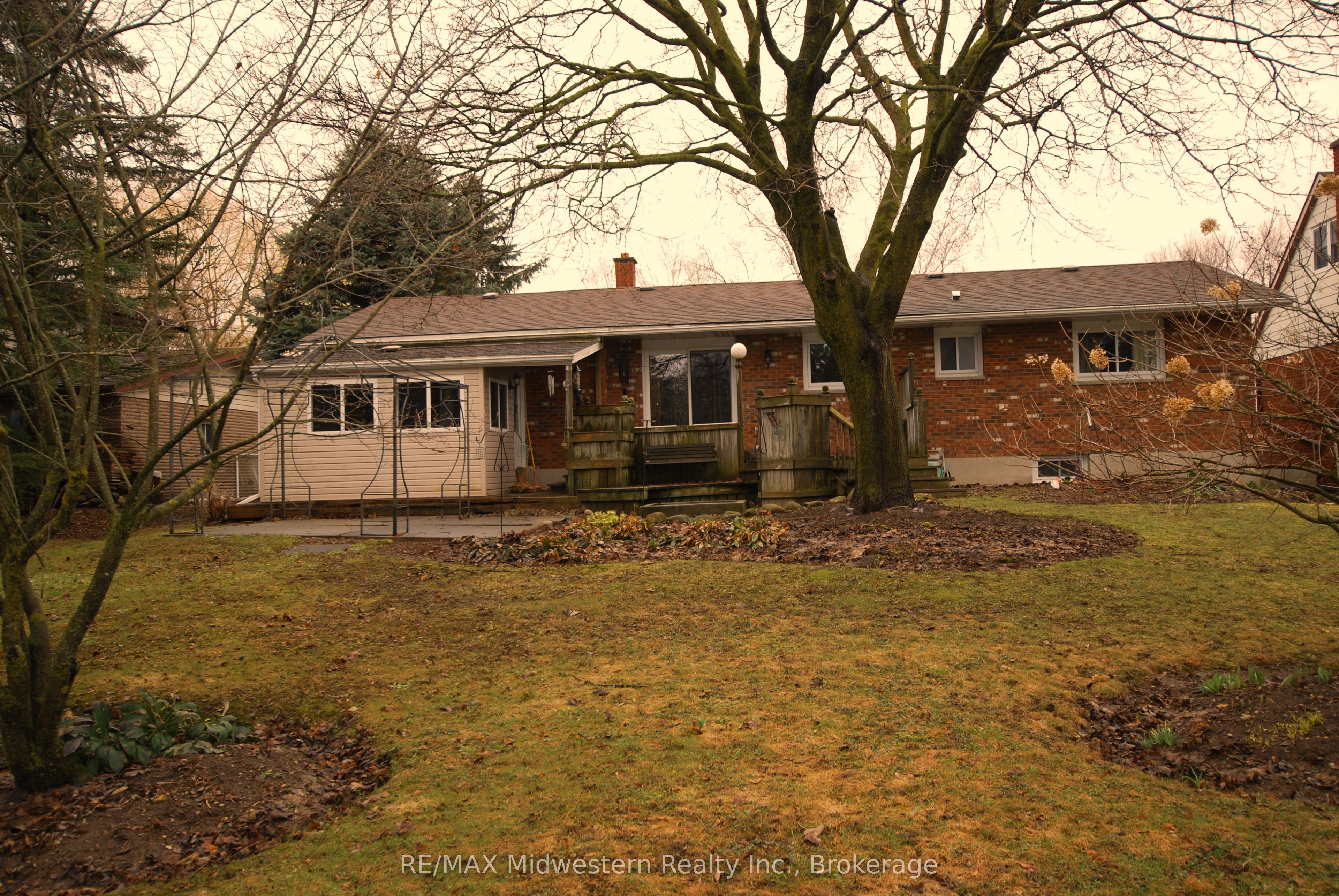 69 Louise Street, Minto, ON N0G 1Z0 photo 2