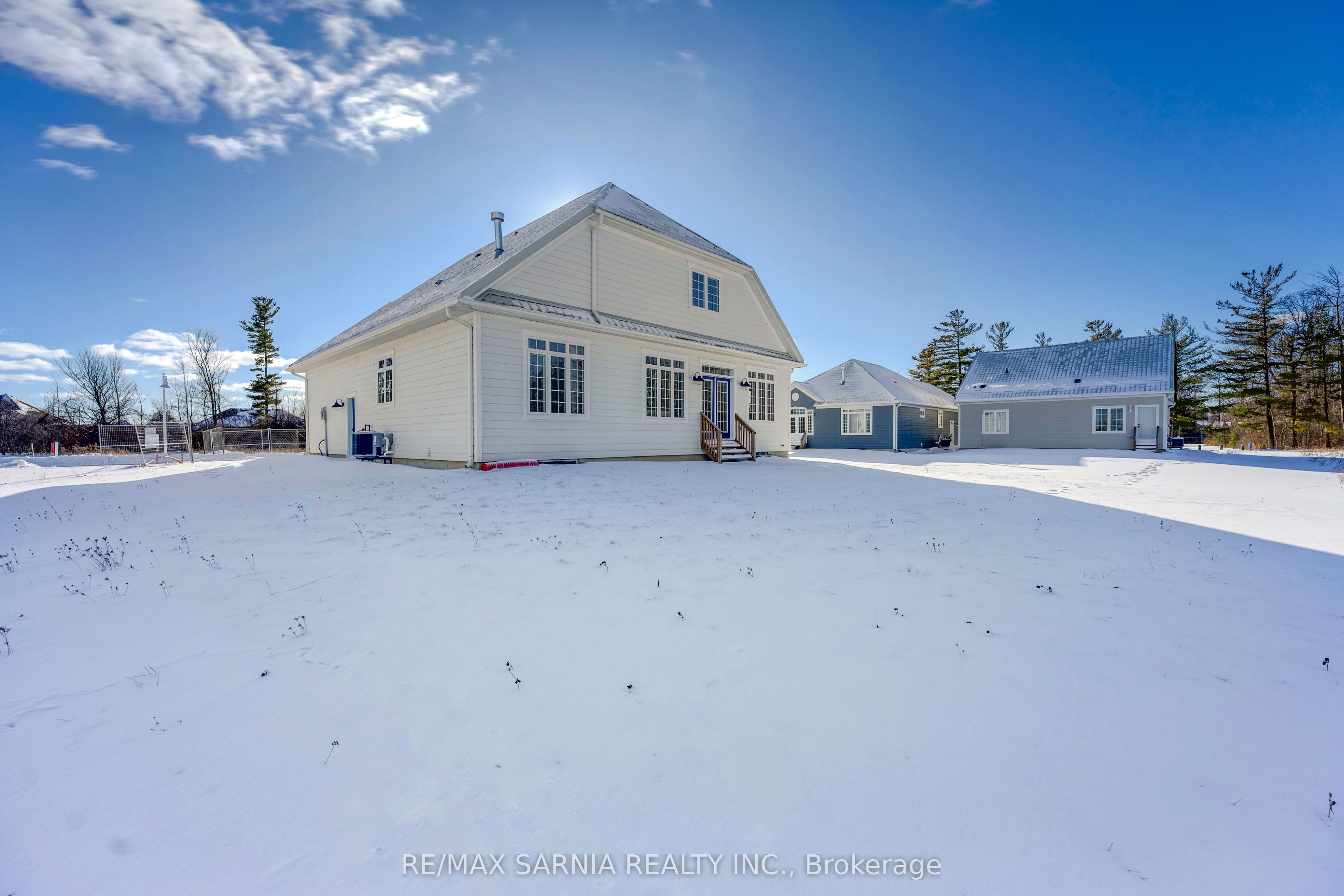 4140 BOARDWALK Avenue, Plympton-Wyoming, ON N0N 1J0 photo 5