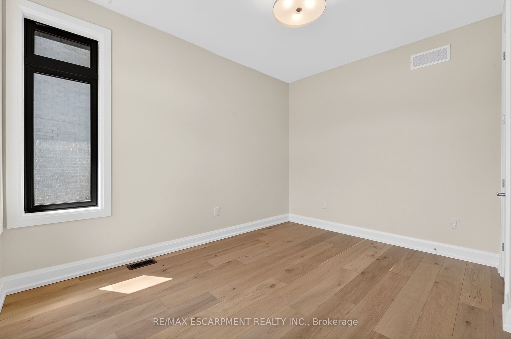 6192 Curlin Crescent, Niagara Falls, ON L2H 3W8 photo 5