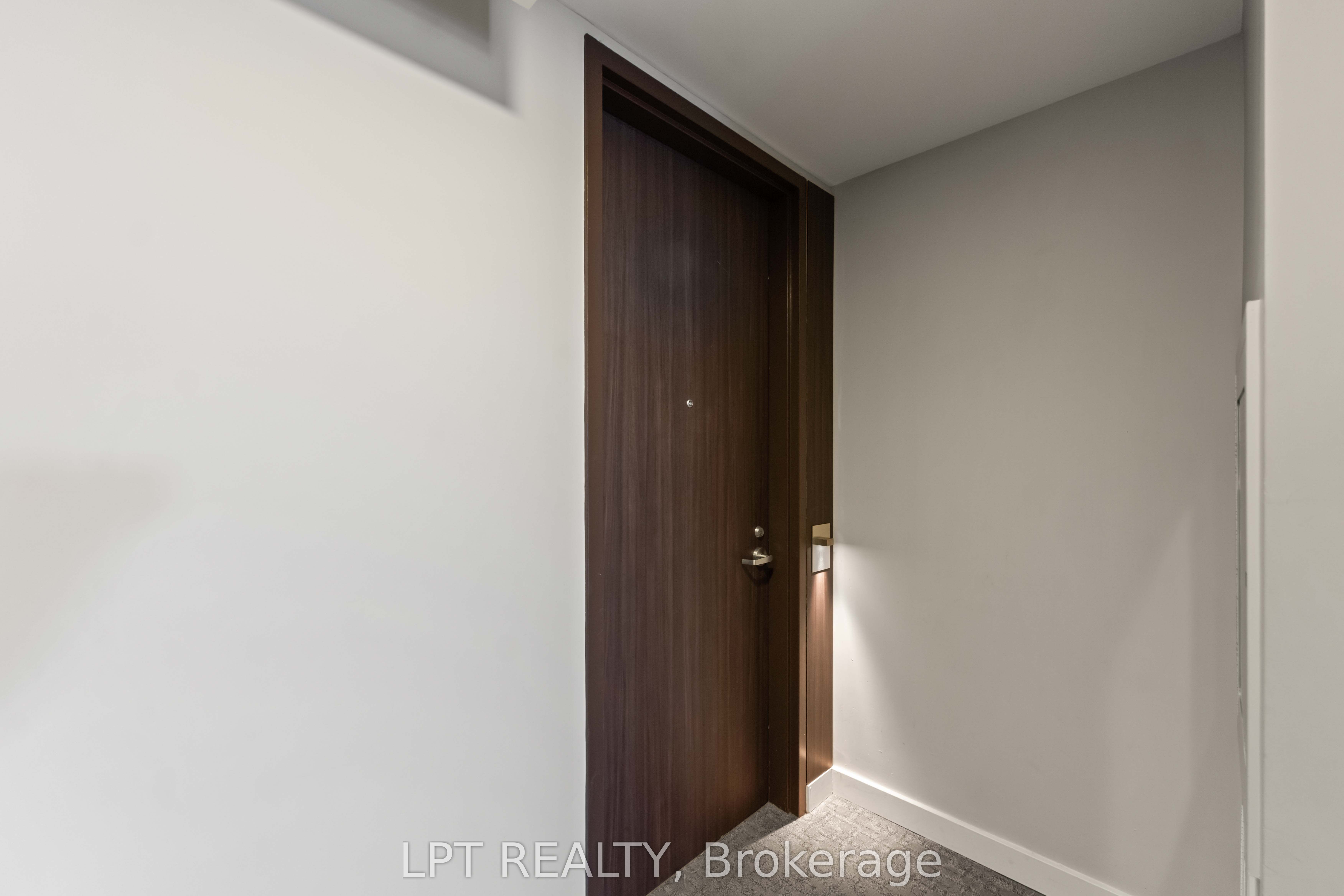 111 Champagne Avenue S 307, Dows Lake - Civic Hospital and Area, ON K1S 5V3 photo 5