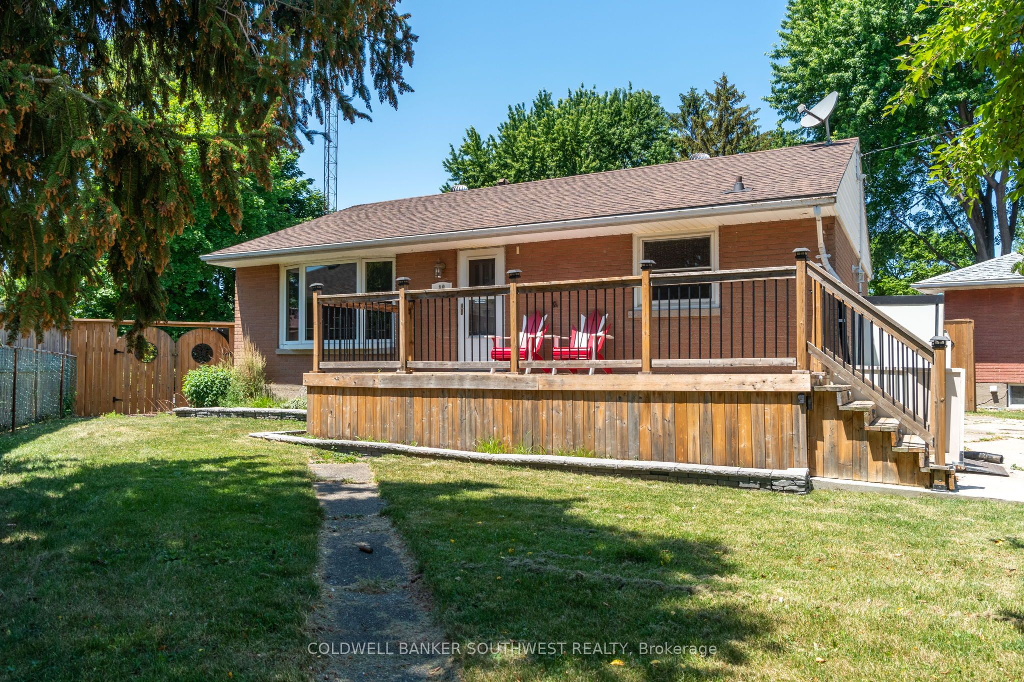 18 Tweedsmuir Avenue, Sarnia, ON N7S 2R8 photo 3