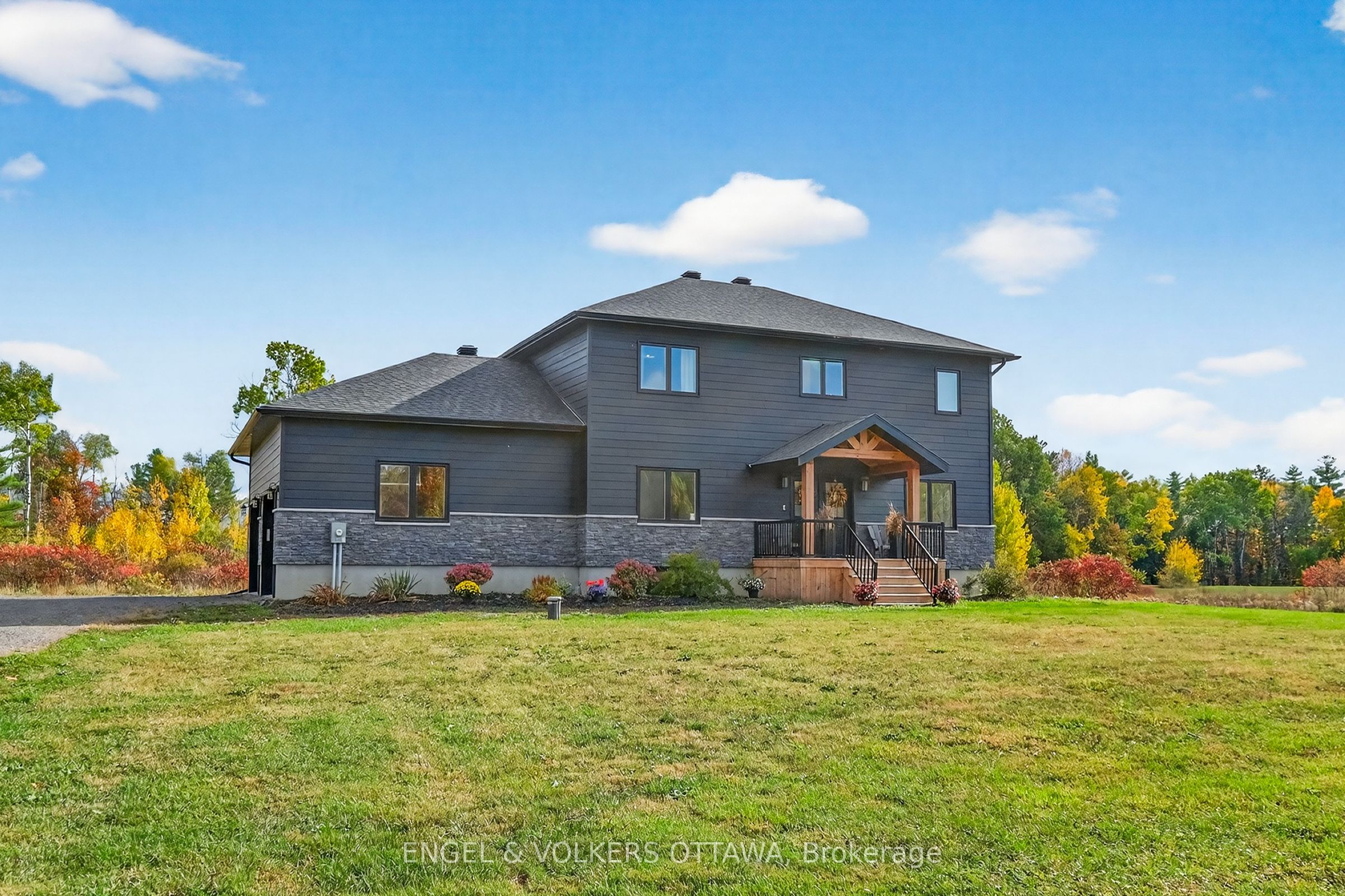 57 Paul A. Bertrand Drive, McNab/Braeside, ON K7S 3G8 photo 3
