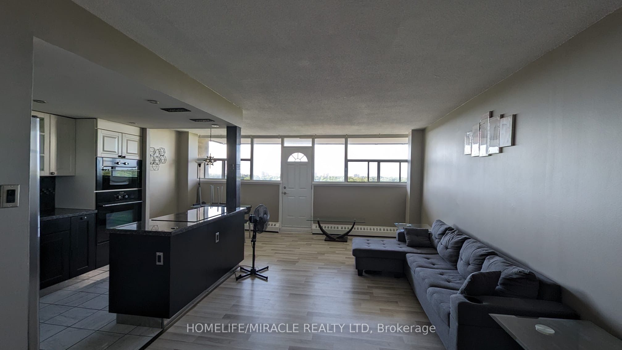 215 Glenridge Avenue 907, St. Catharines, ON L2T 3J7 photo 2
