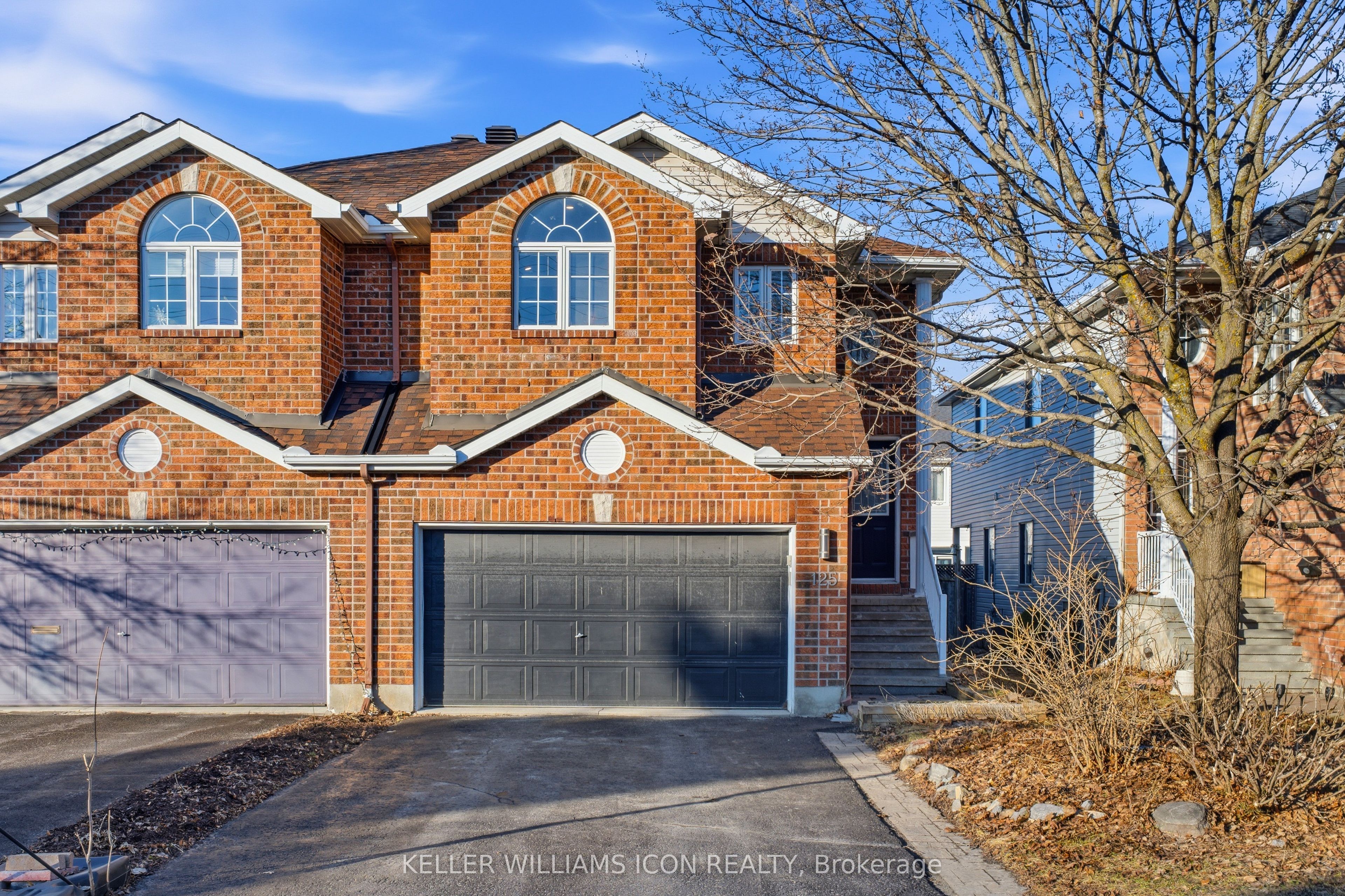 125 Castle Glen Crescent, Kanata, ON K2L 4G9 photo 2