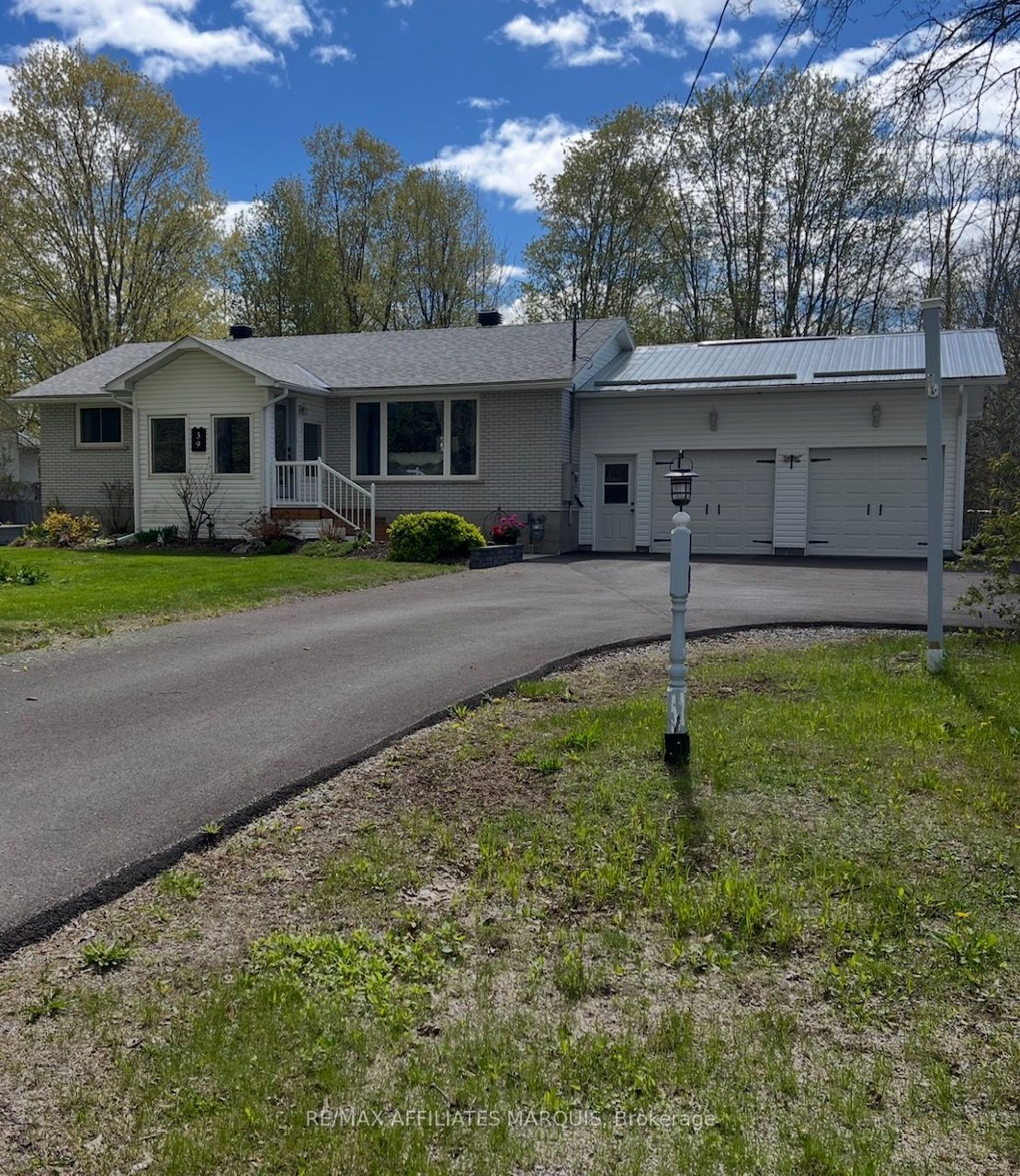 39 Golf Club Road, Rideau Lakes, ON K7A 4S5 photo 3