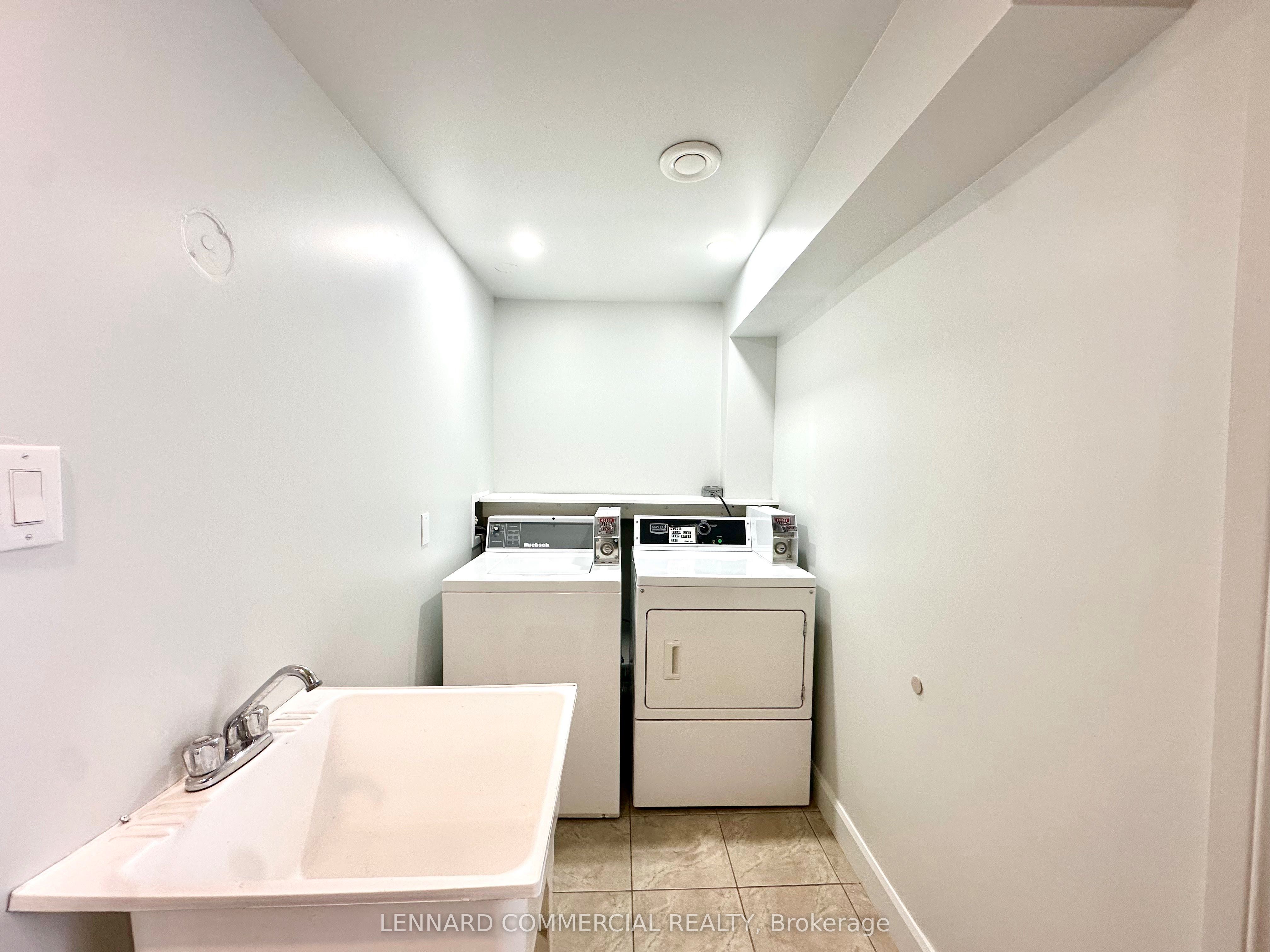 240 MARIER Avenue, Vanier and Kingsview Park, ON K1L 5R1 photo 4