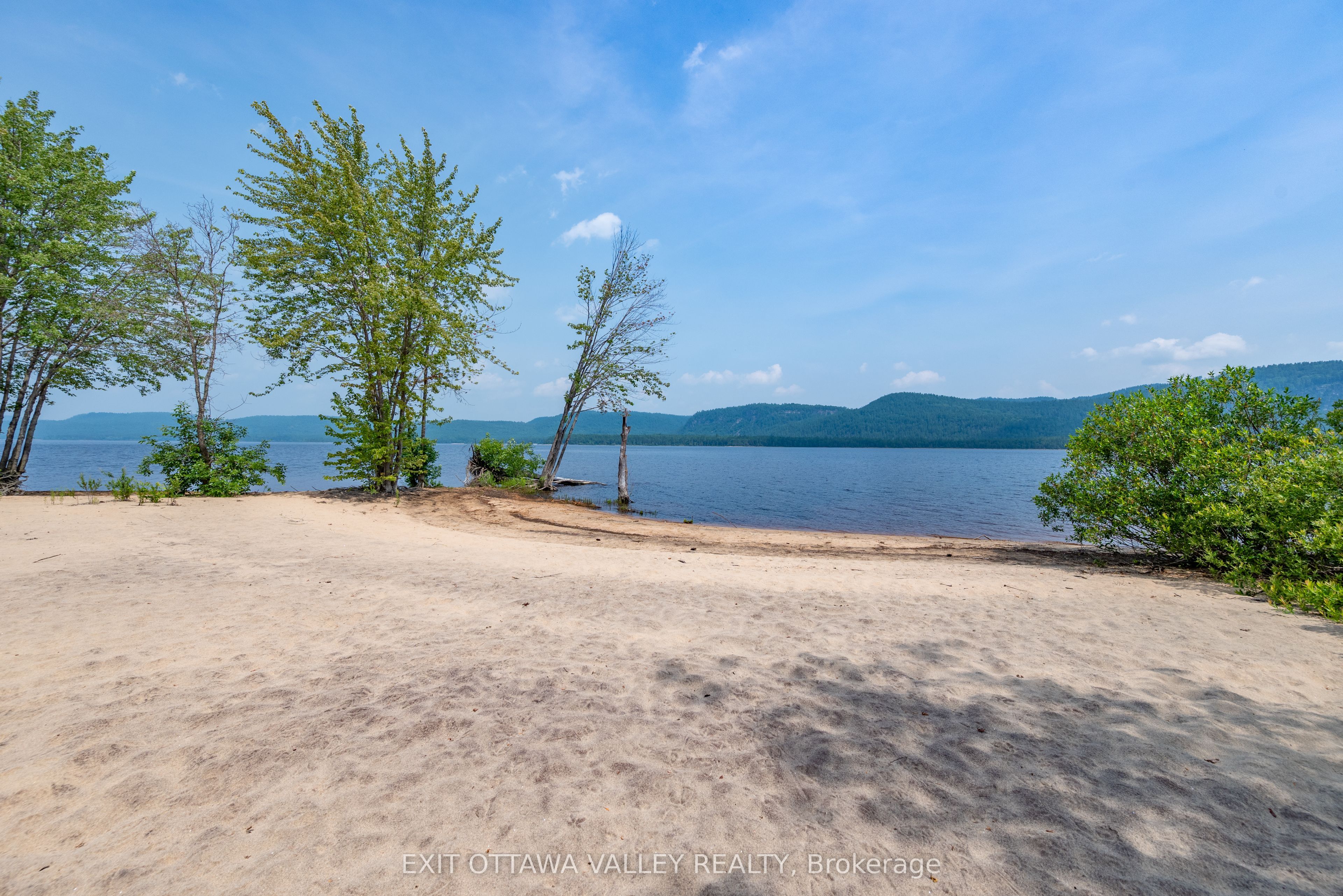 10 Ryans Camp Lane, Laurentian Hills, ON K0J 1P0 photo 3