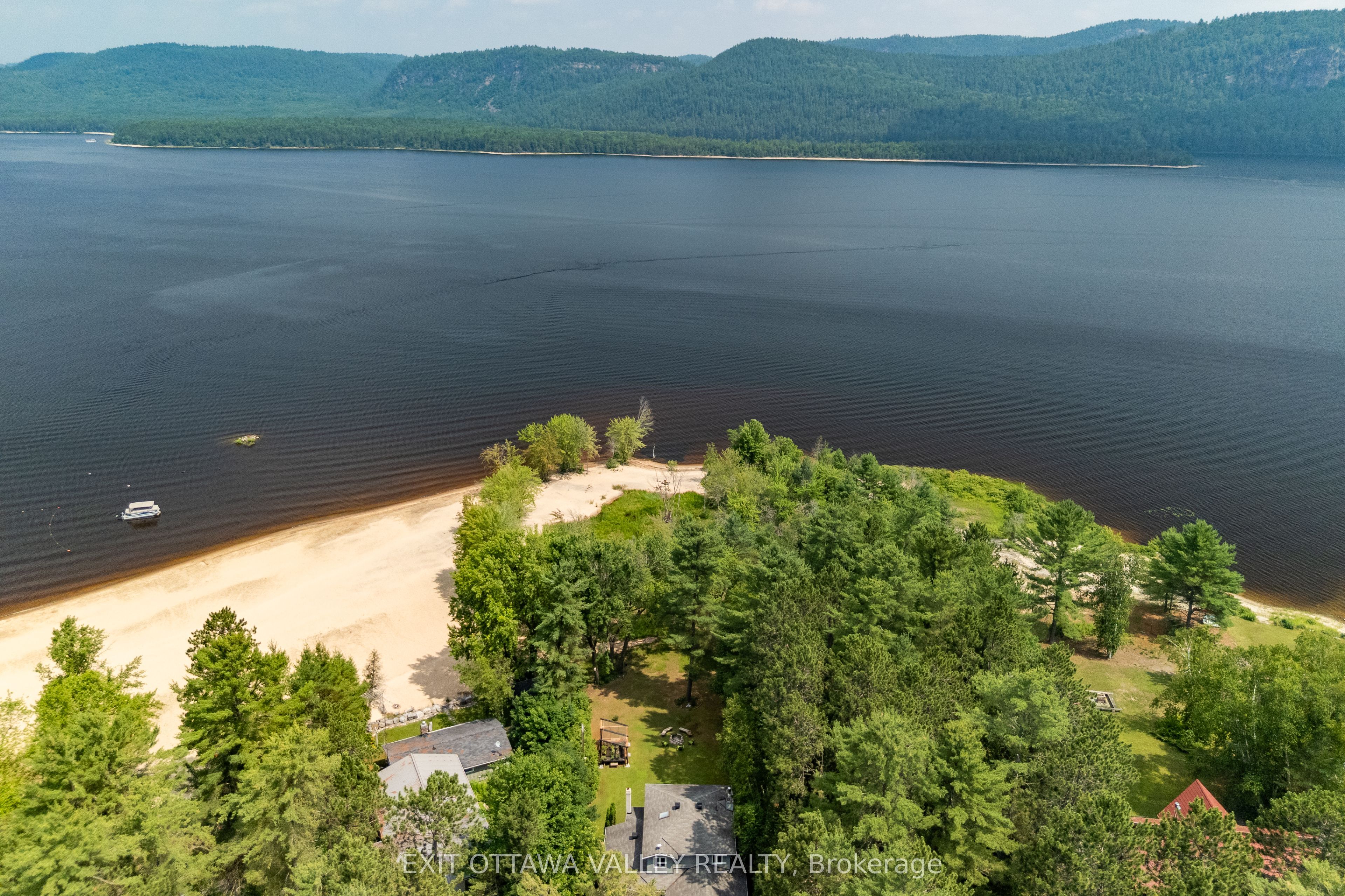 10 Ryans Camp Lane, Laurentian Hills, ON K0J 1P0 photo 4