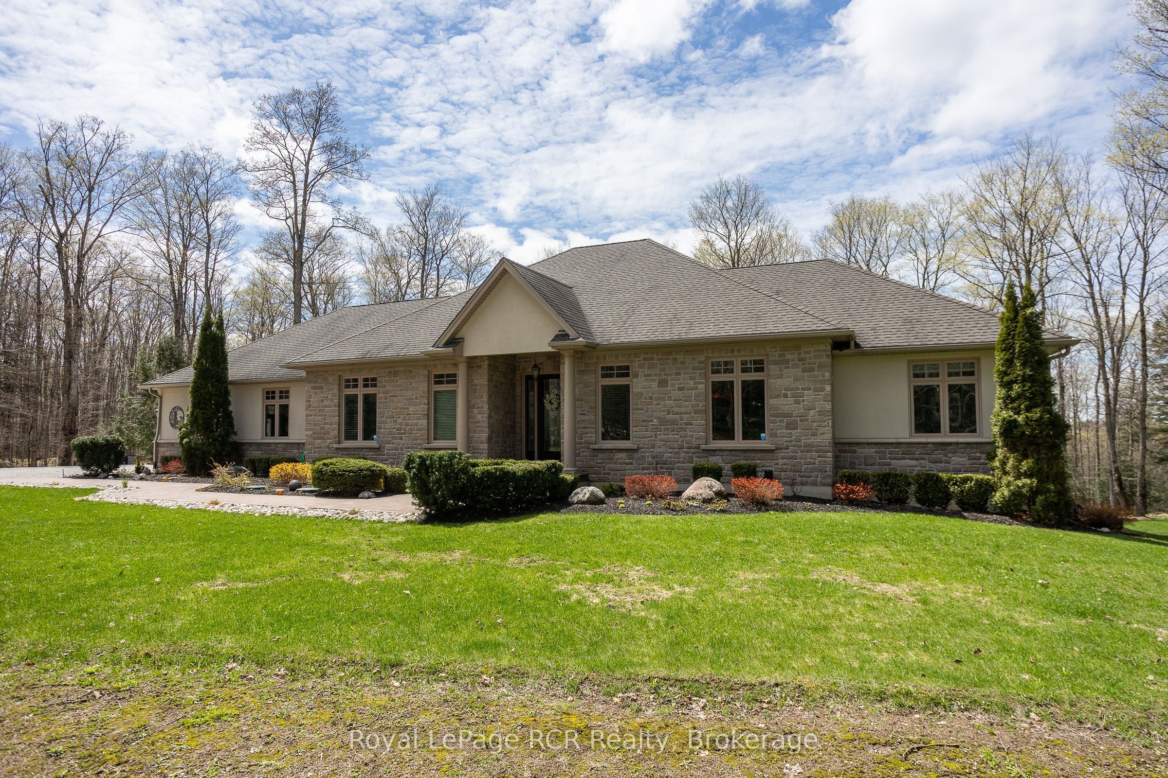 414498 Baseline Road, West Grey, ON N0C 1H0 photo 2
