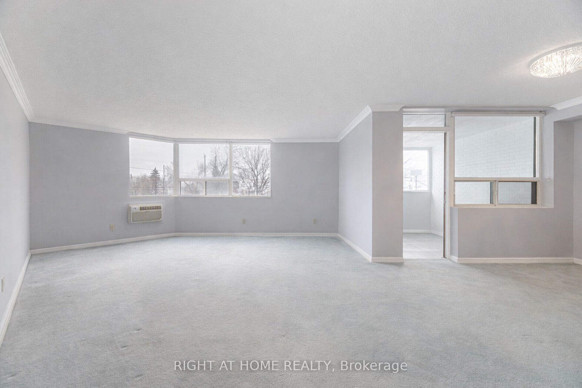166 Mountain Park Avenue 201, Hamilton, ON L8V 1A1